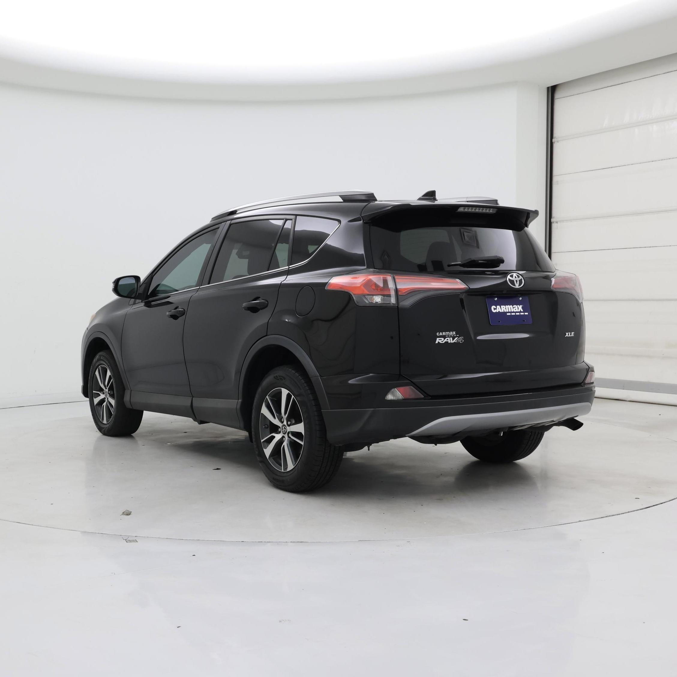 Thumbnail: 2018 Toyota RAV4 - 2