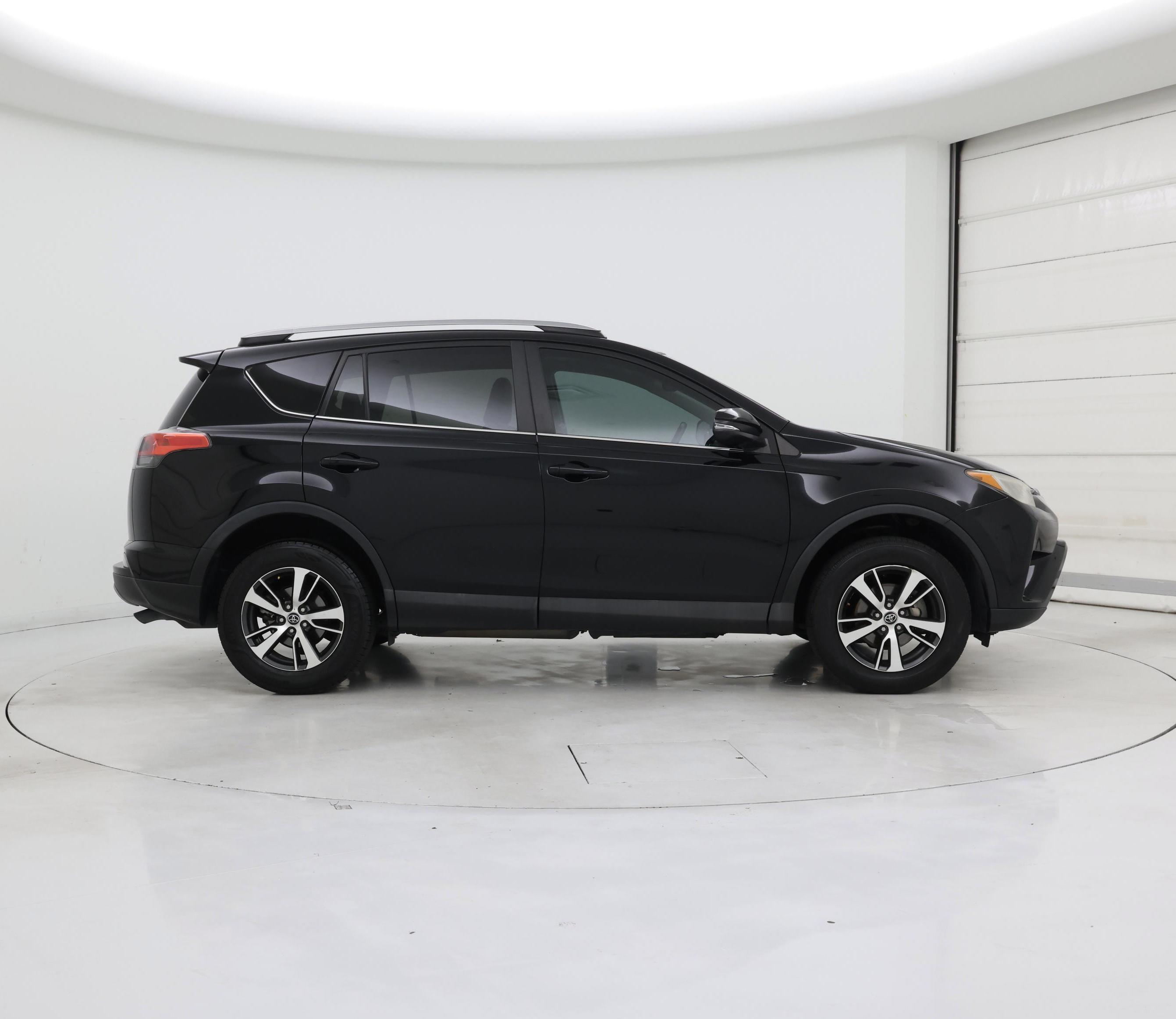 Thumbnail: 2018 Toyota RAV4 - 7