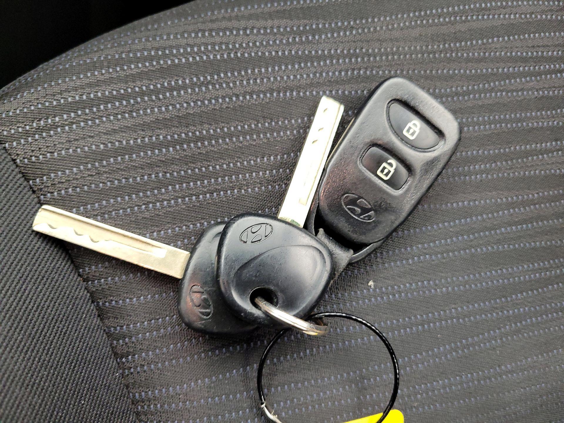 Thumbnail: 2016 Hyundai Accent - 18
