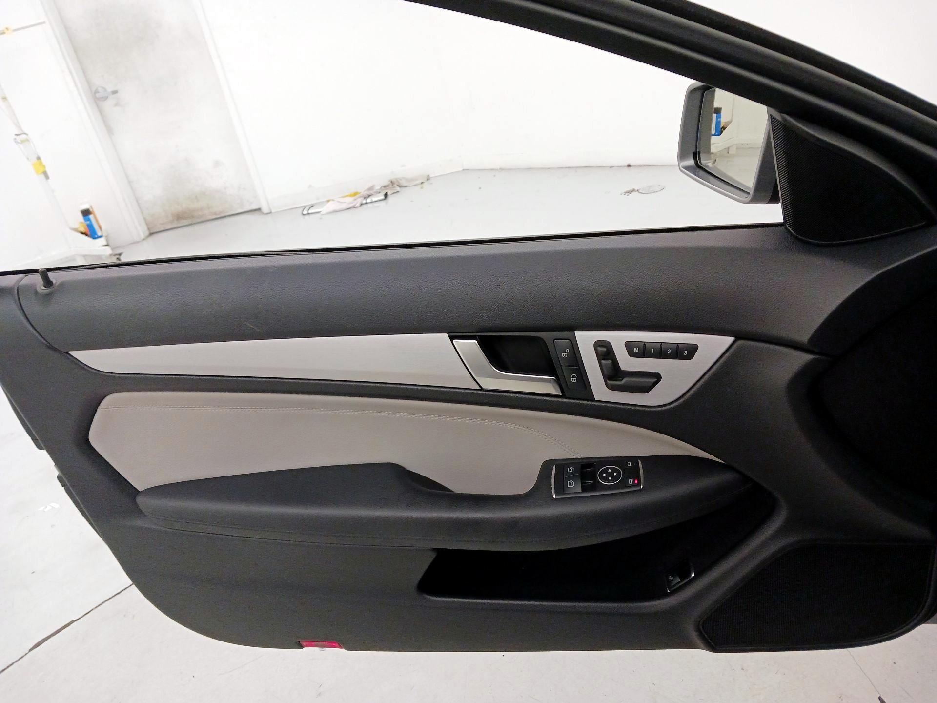 Thumbnail: 2014 Mercedes-Benz C-Class - 12