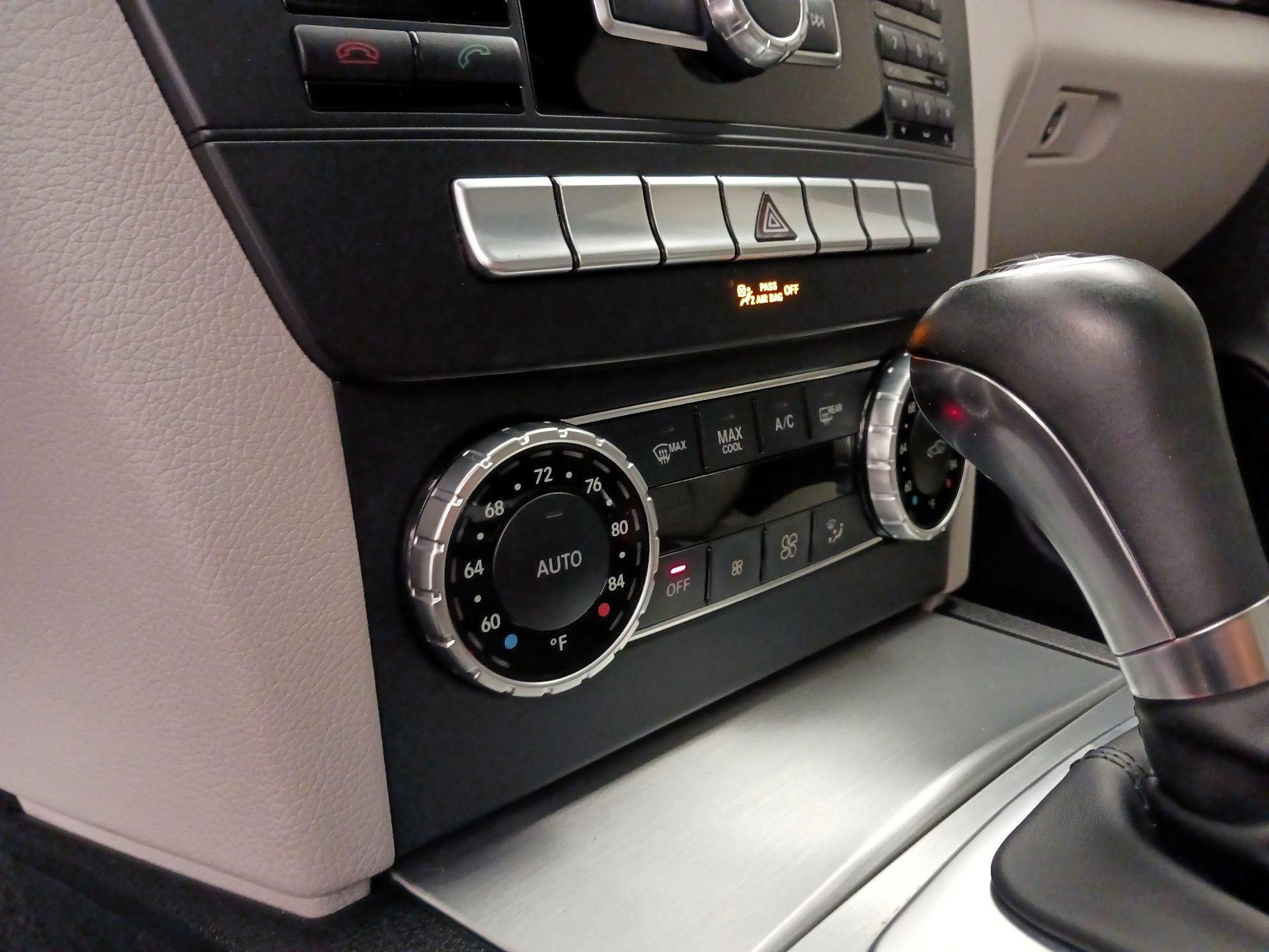 Thumbnail: 2014 Mercedes-Benz C-Class - 15