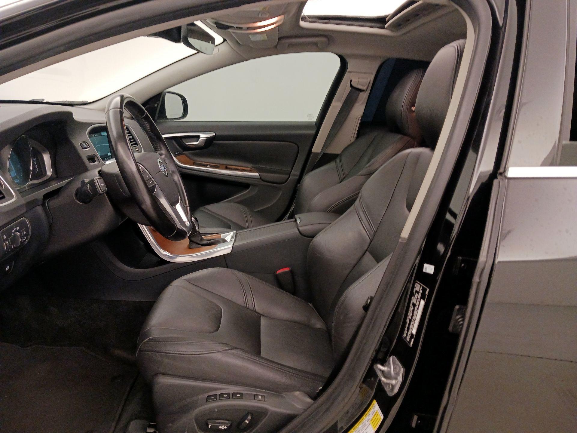 Thumbnail: 2016 Volvo S60 - 11