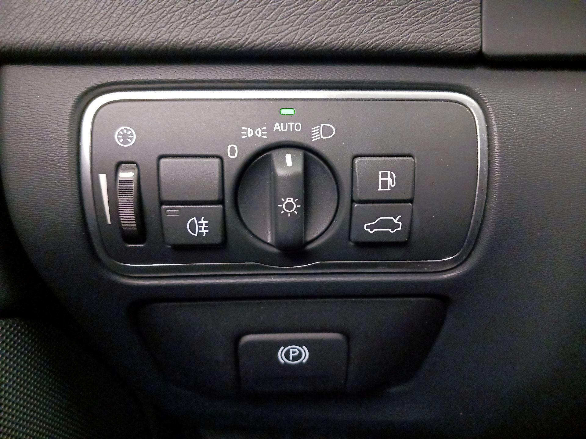 Thumbnail: 2016 Volvo S60 - 13