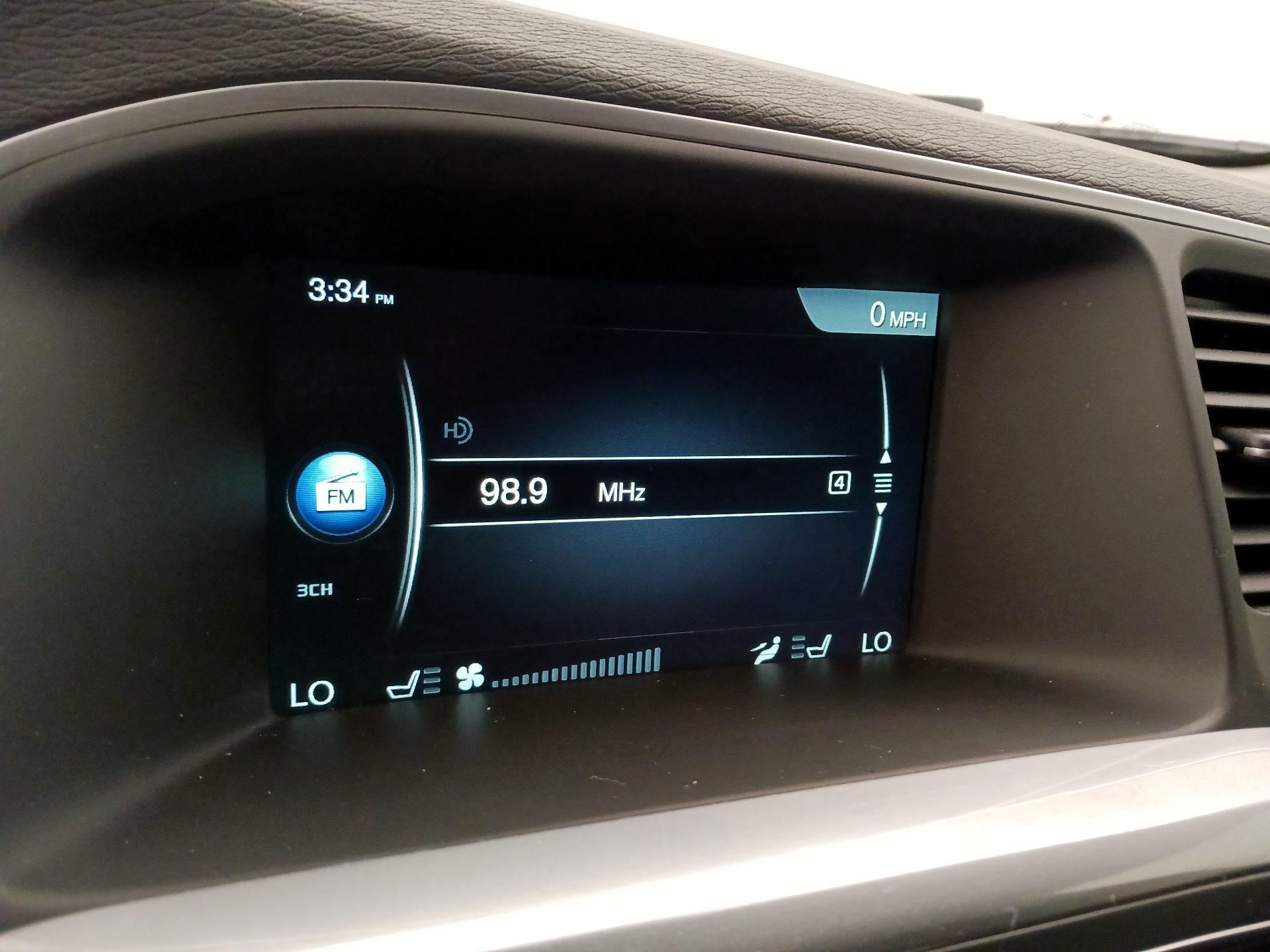 Thumbnail: 2016 Volvo S60 - 16