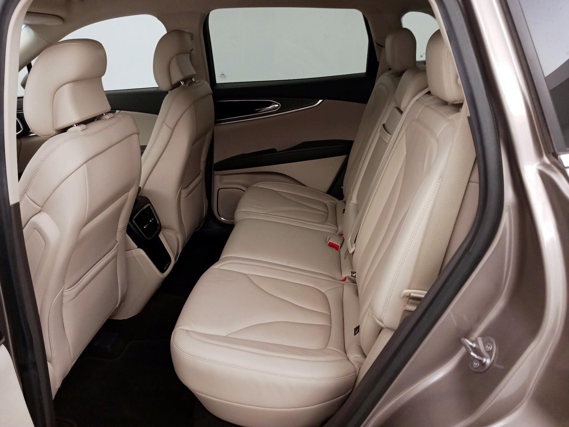 Thumbnail: 2019 Lincoln Nautilus - 20