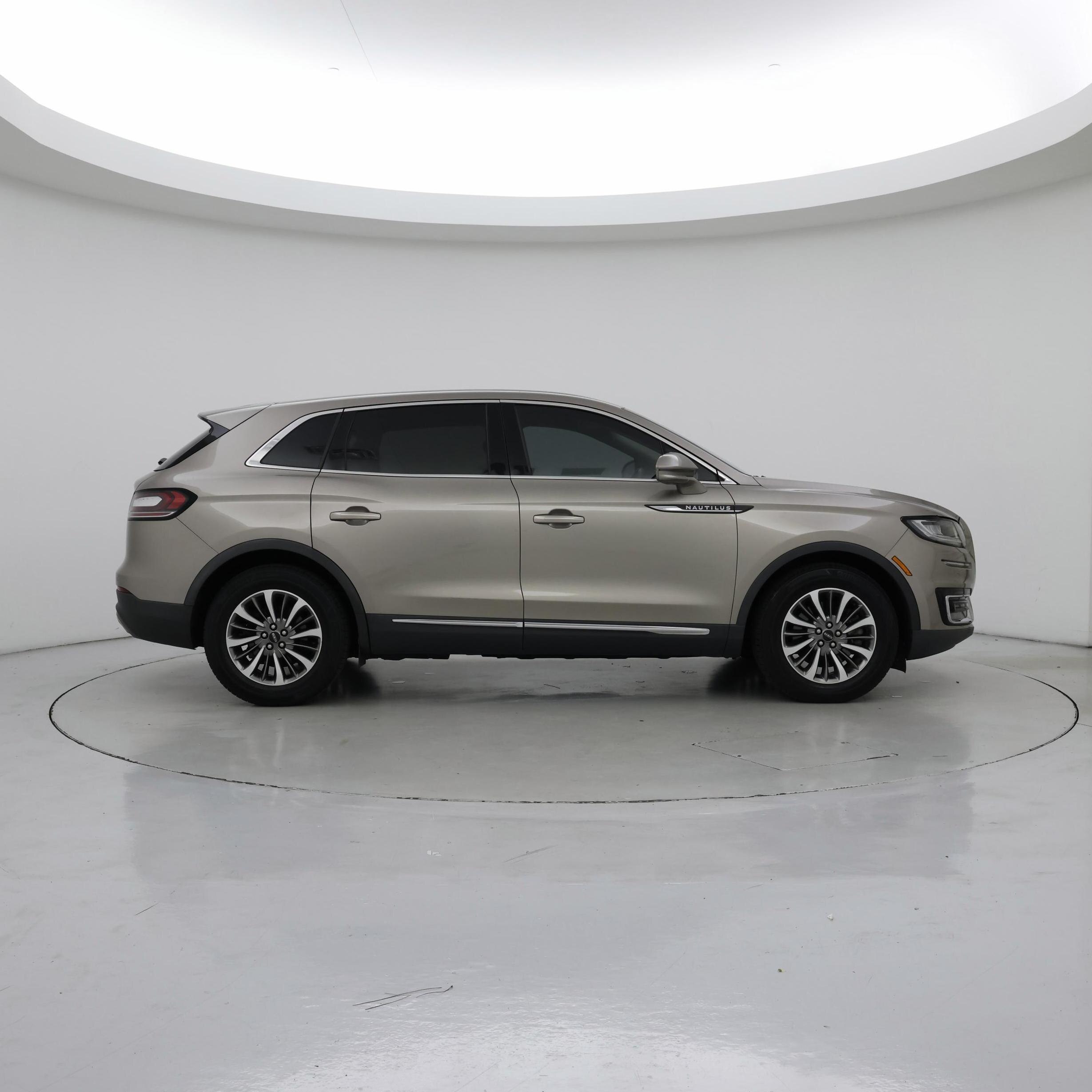 Thumbnail: 2019 Lincoln Nautilus - 7