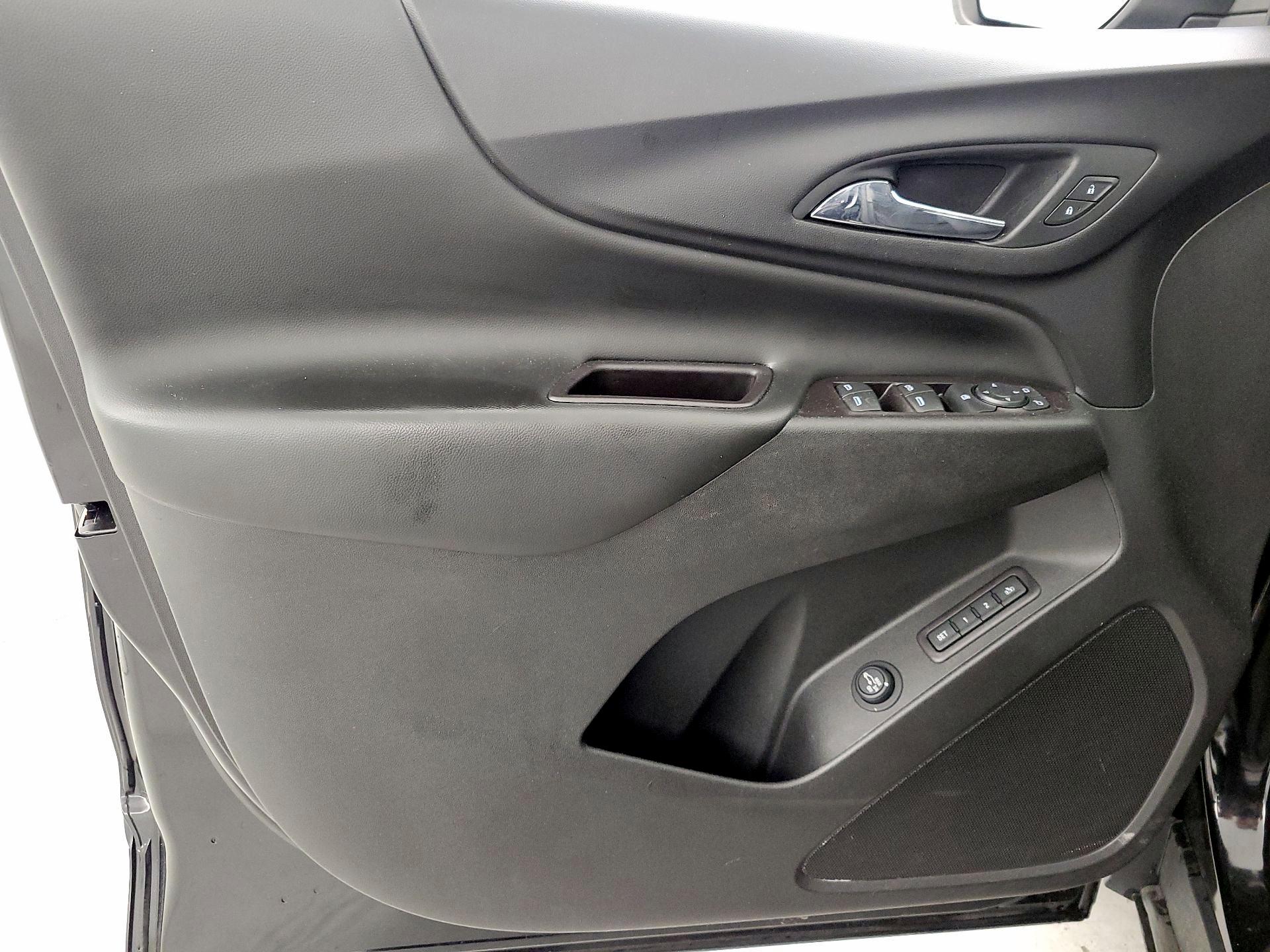 Thumbnail: 2021 Chevrolet Equinox - 12