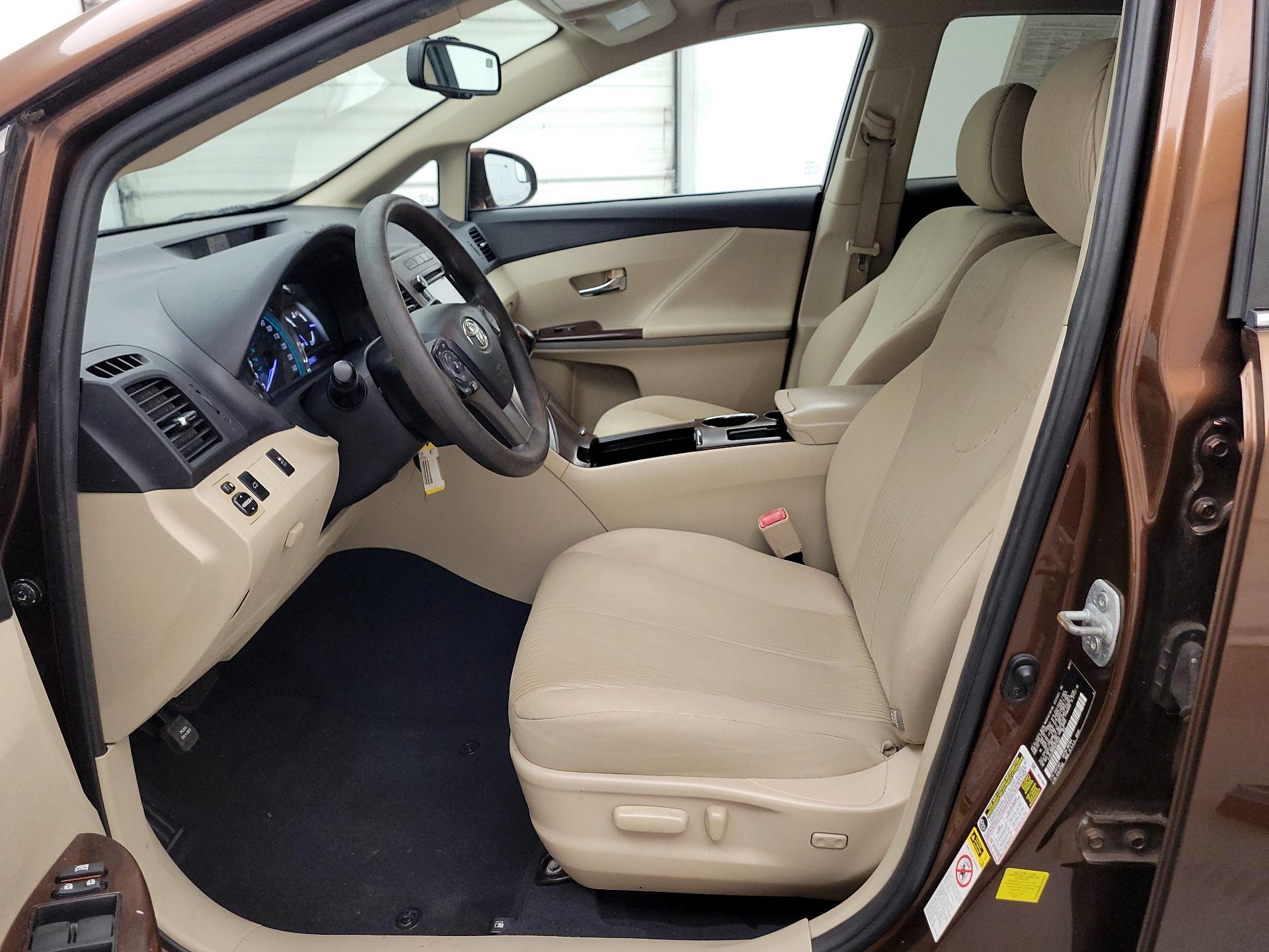 Thumbnail: 2013 Toyota Venza - 11