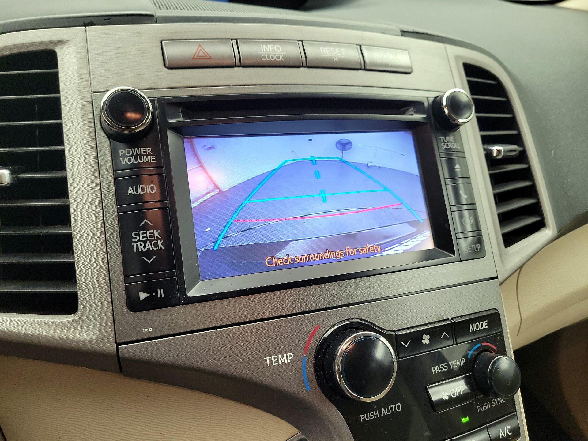 Thumbnail: 2013 Toyota Venza - 14