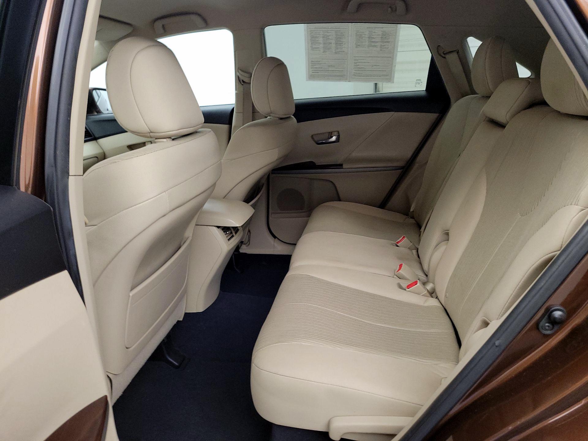 Thumbnail: 2013 Toyota Venza - 19