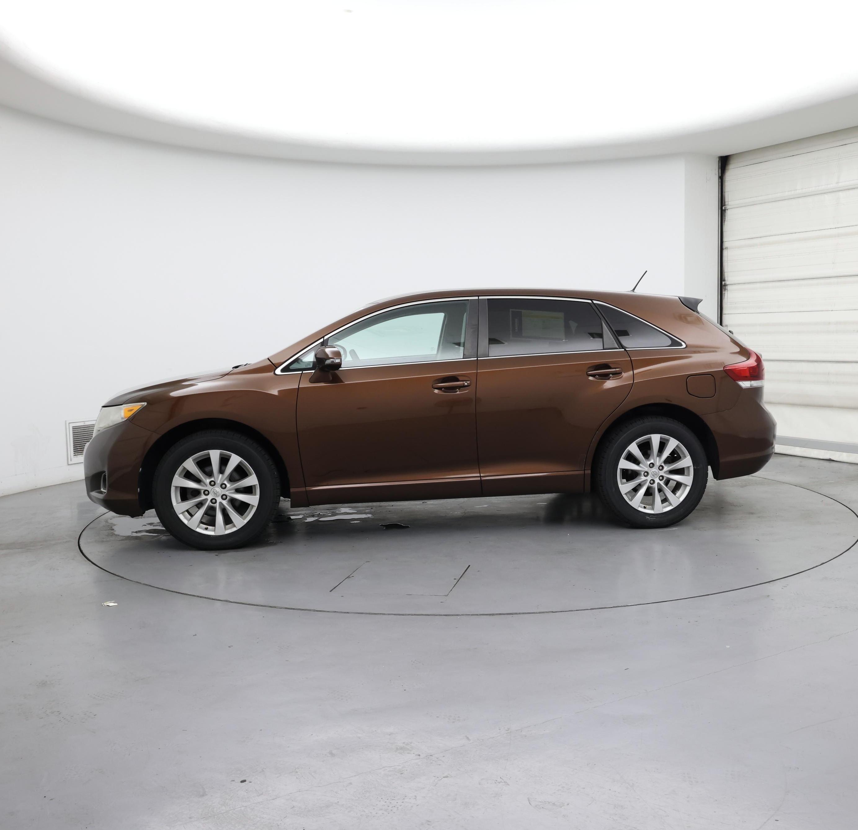 Thumbnail: 2013 Toyota Venza - 3