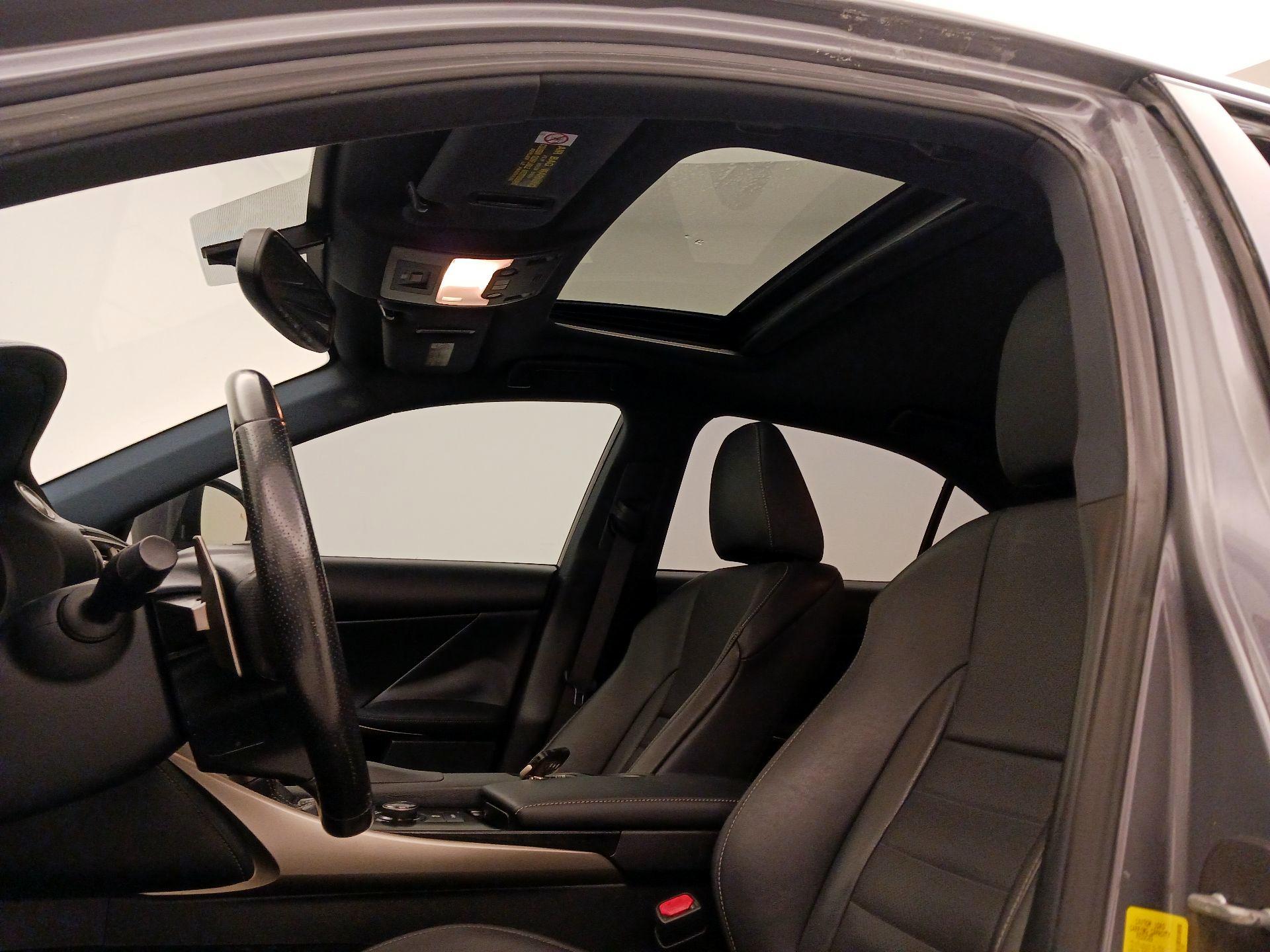 Thumbnail: 2014 Lexus IS - 20
