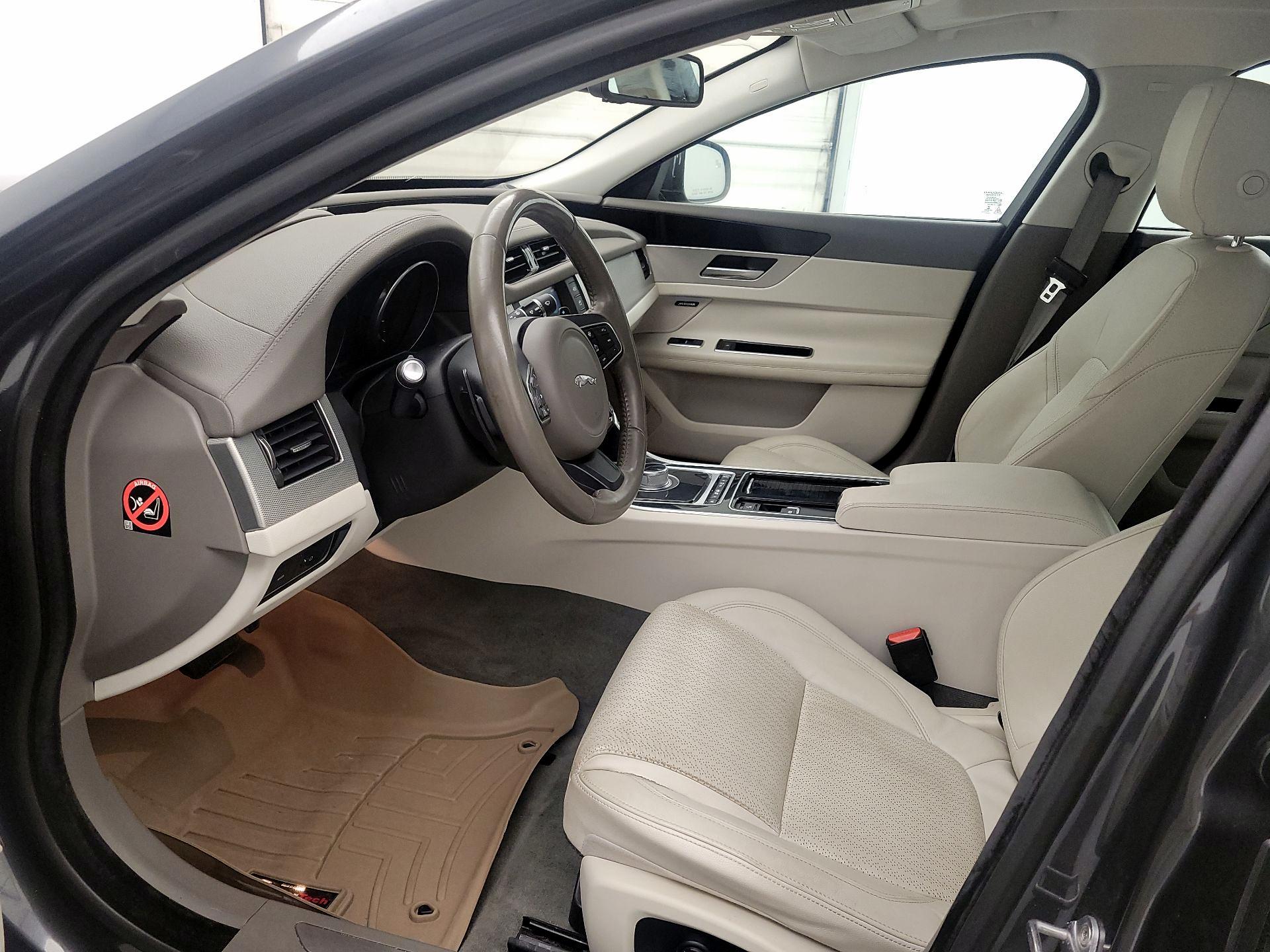 Thumbnail: 2016 Jaguar XF - 11