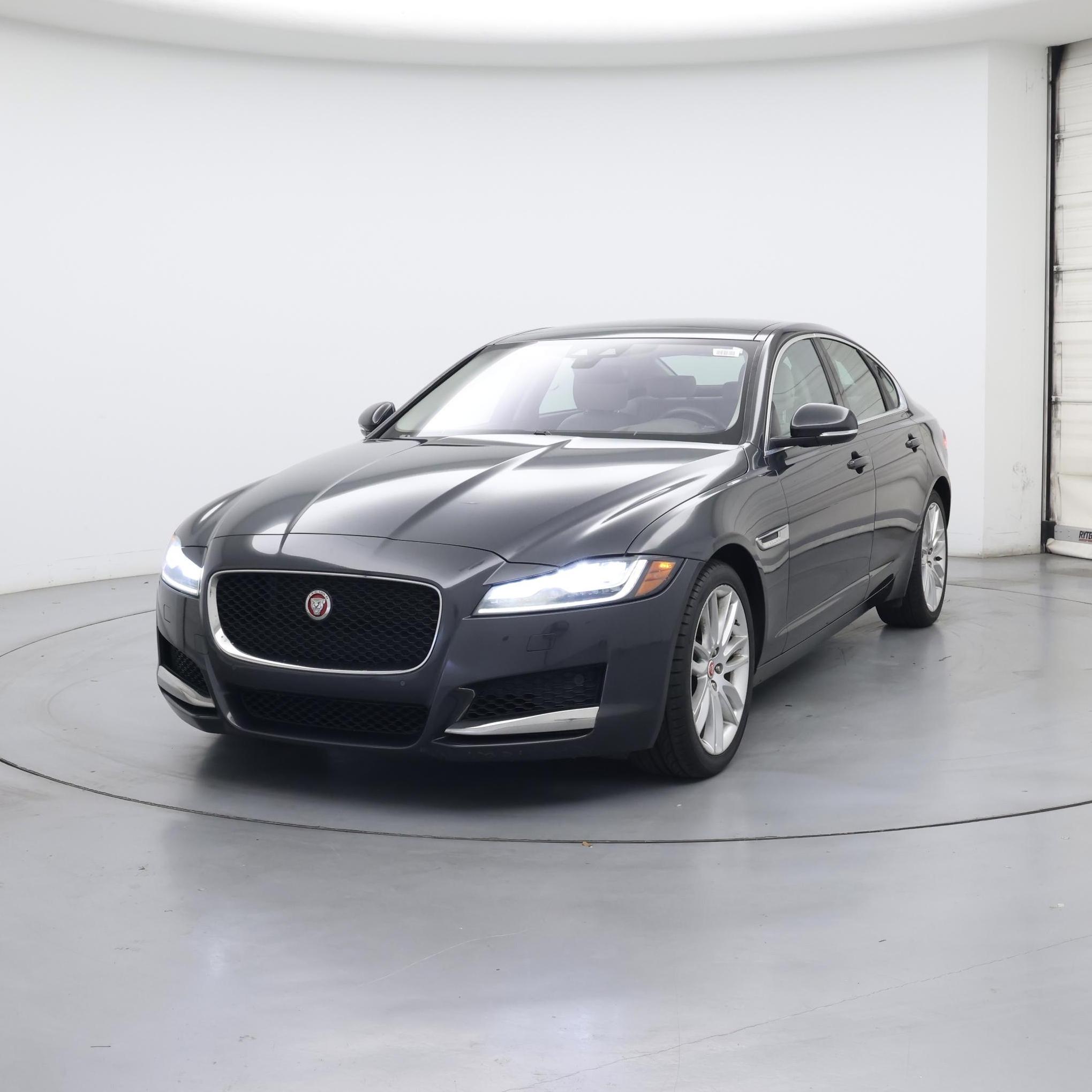 Thumbnail: 2016 Jaguar XF - 4