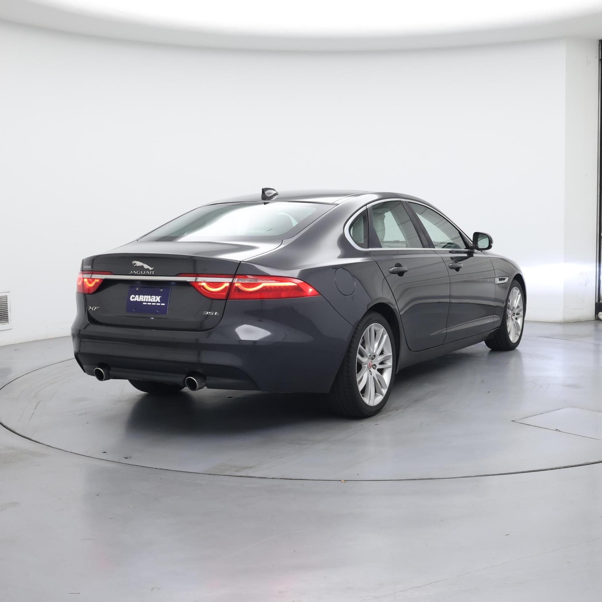 Thumbnail: 2016 Jaguar XF - 8