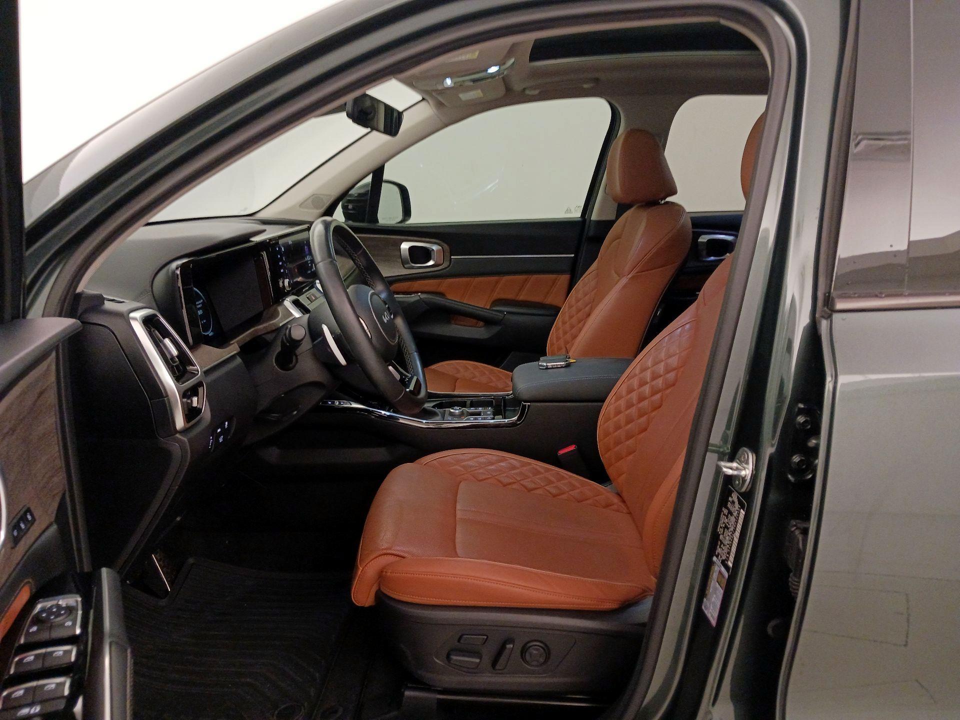 Thumbnail: 2022 Kia Sorento - 11