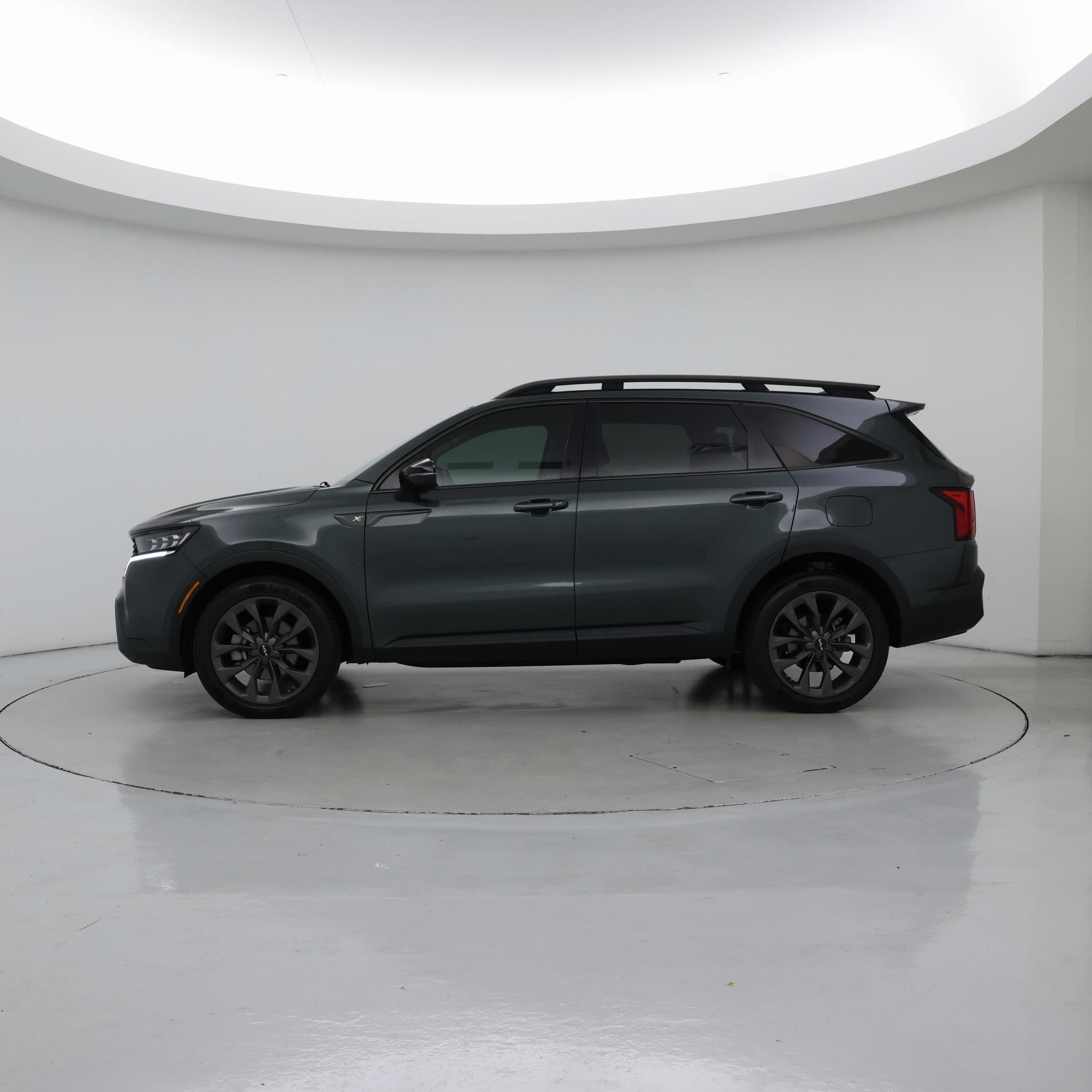 Thumbnail: 2022 Kia Sorento - 3
