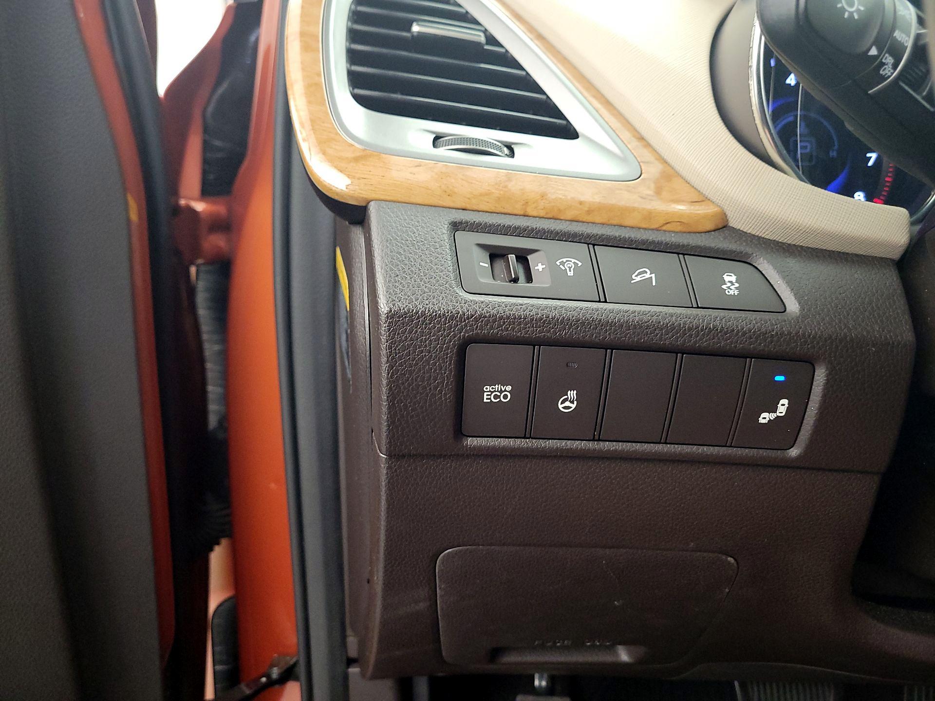 Thumbnail: 2015 Hyundai Santa Fe - 13