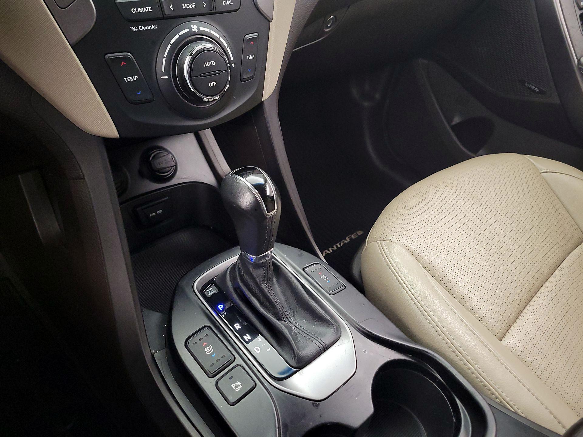 Thumbnail: 2015 Hyundai Santa Fe - 16