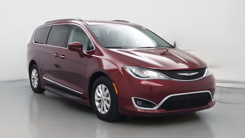 2017 Chrysler Pacifica Touring L Hero Image