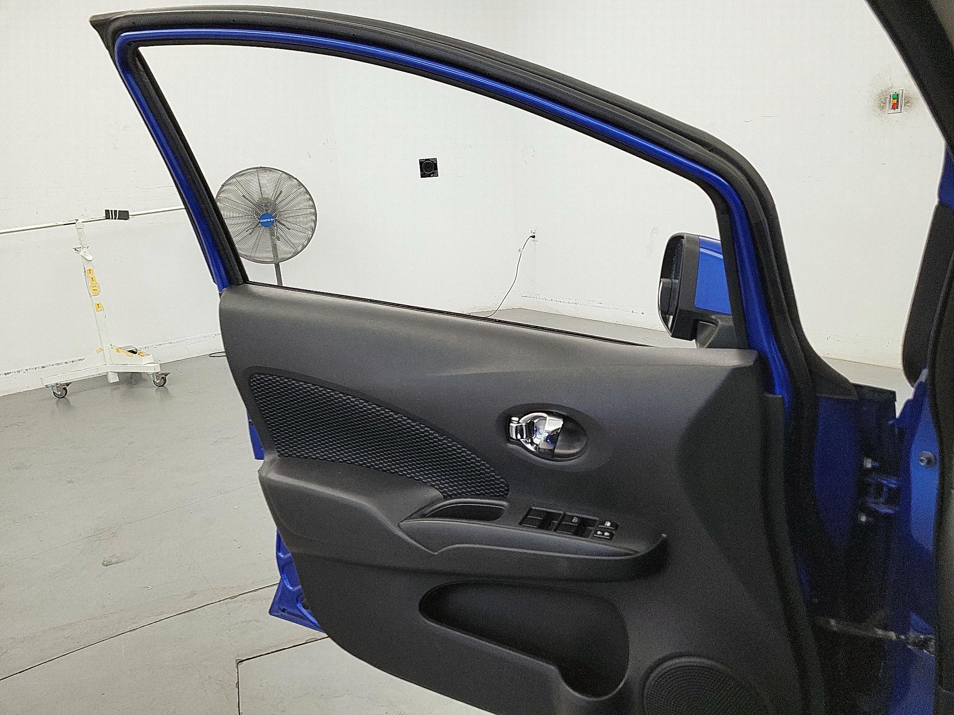 Thumbnail: 2014 Nissan Versa Note - 12