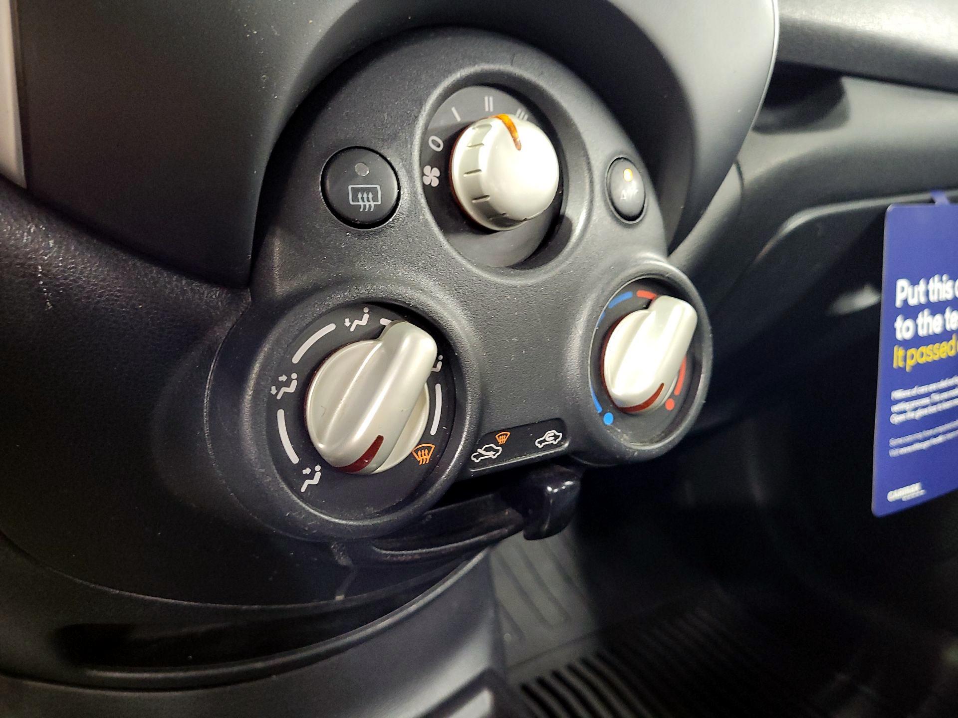 Thumbnail: 2014 Nissan Versa Note - 14