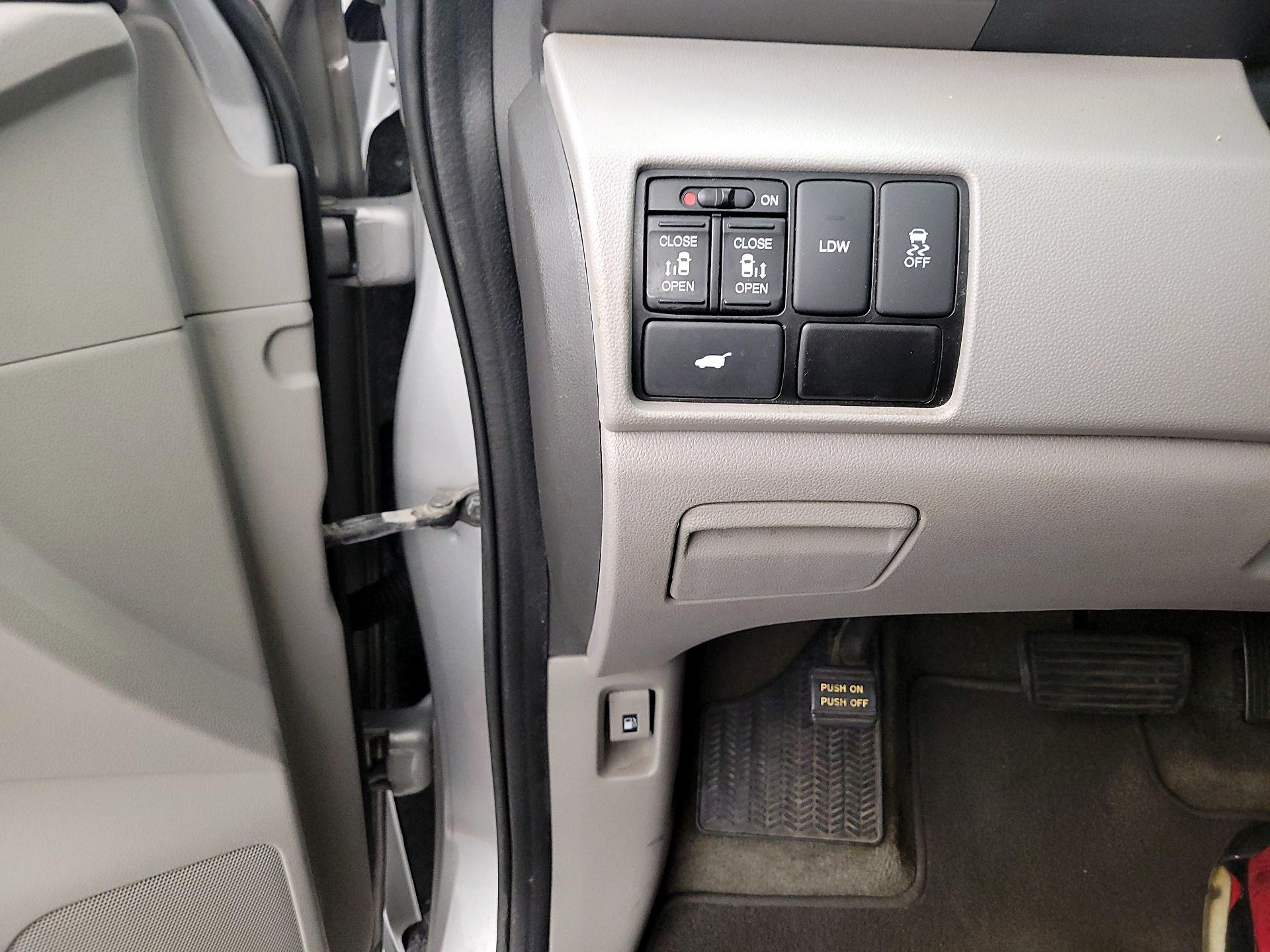 Thumbnail: 2015 Honda Odyssey - 13