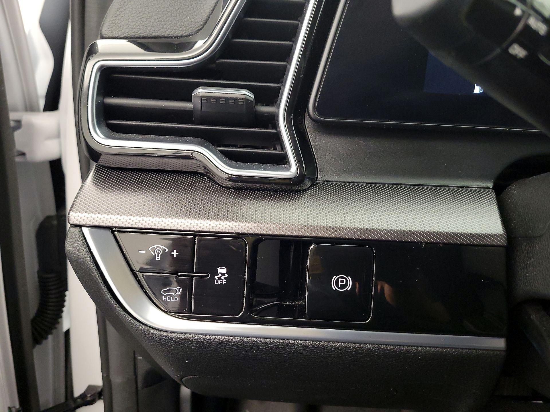 Thumbnail: 2023 Kia Sportage - 13