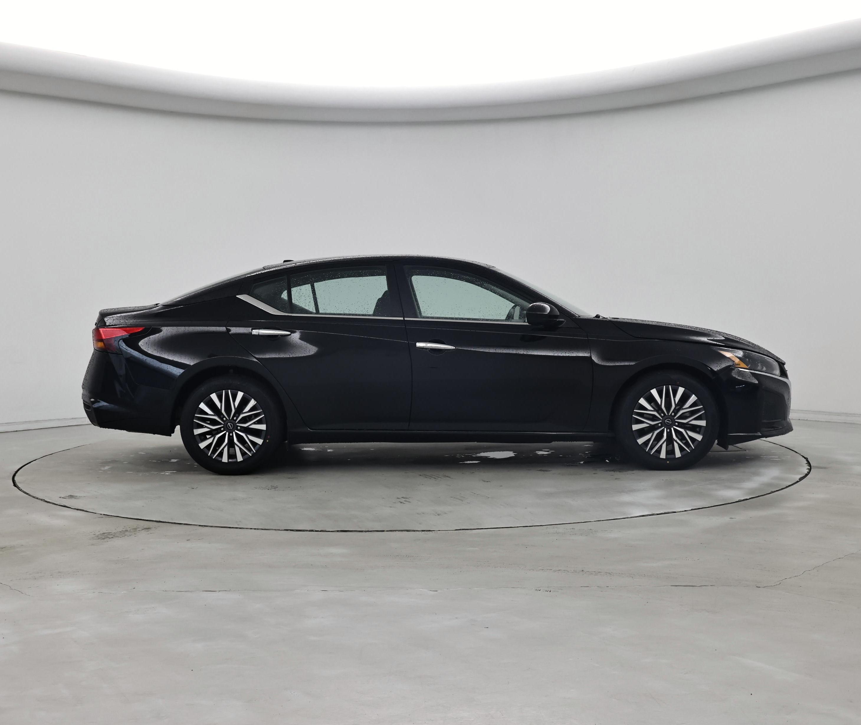 Thumbnail: 2023 Nissan Altima - 7