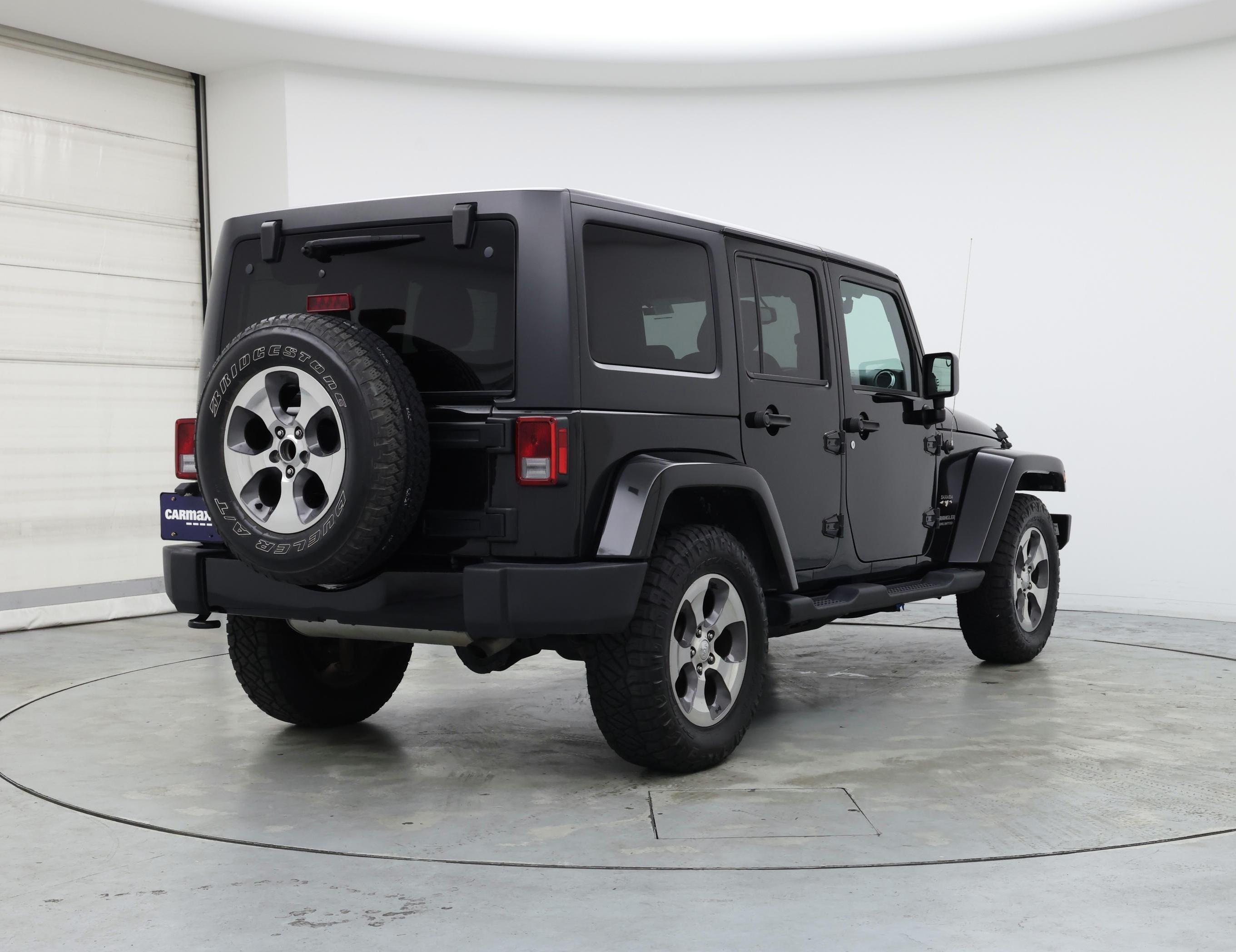 Thumbnail: 2017 Jeep Wrangler - 8