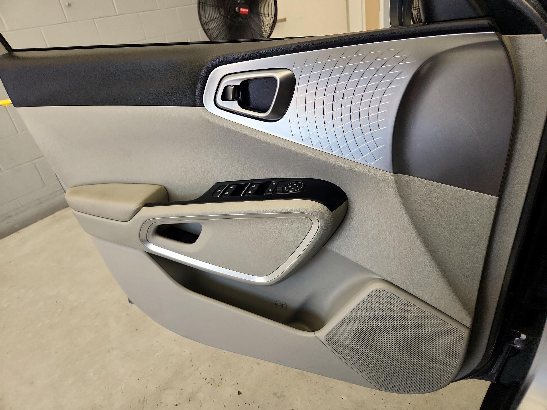 Thumbnail: 2023 Kia Soul - 12