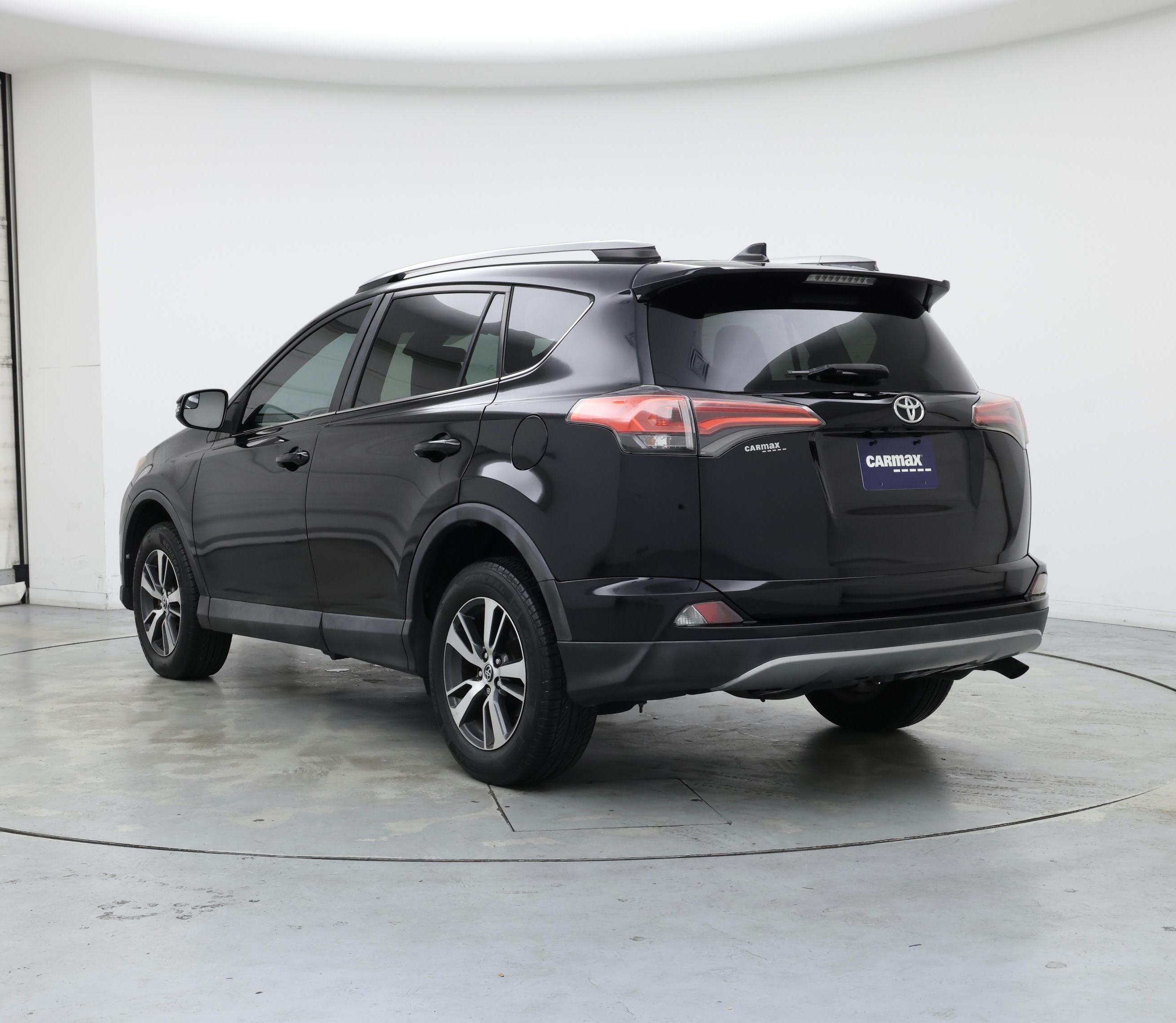 Thumbnail: 2017 Toyota RAV4 - 2