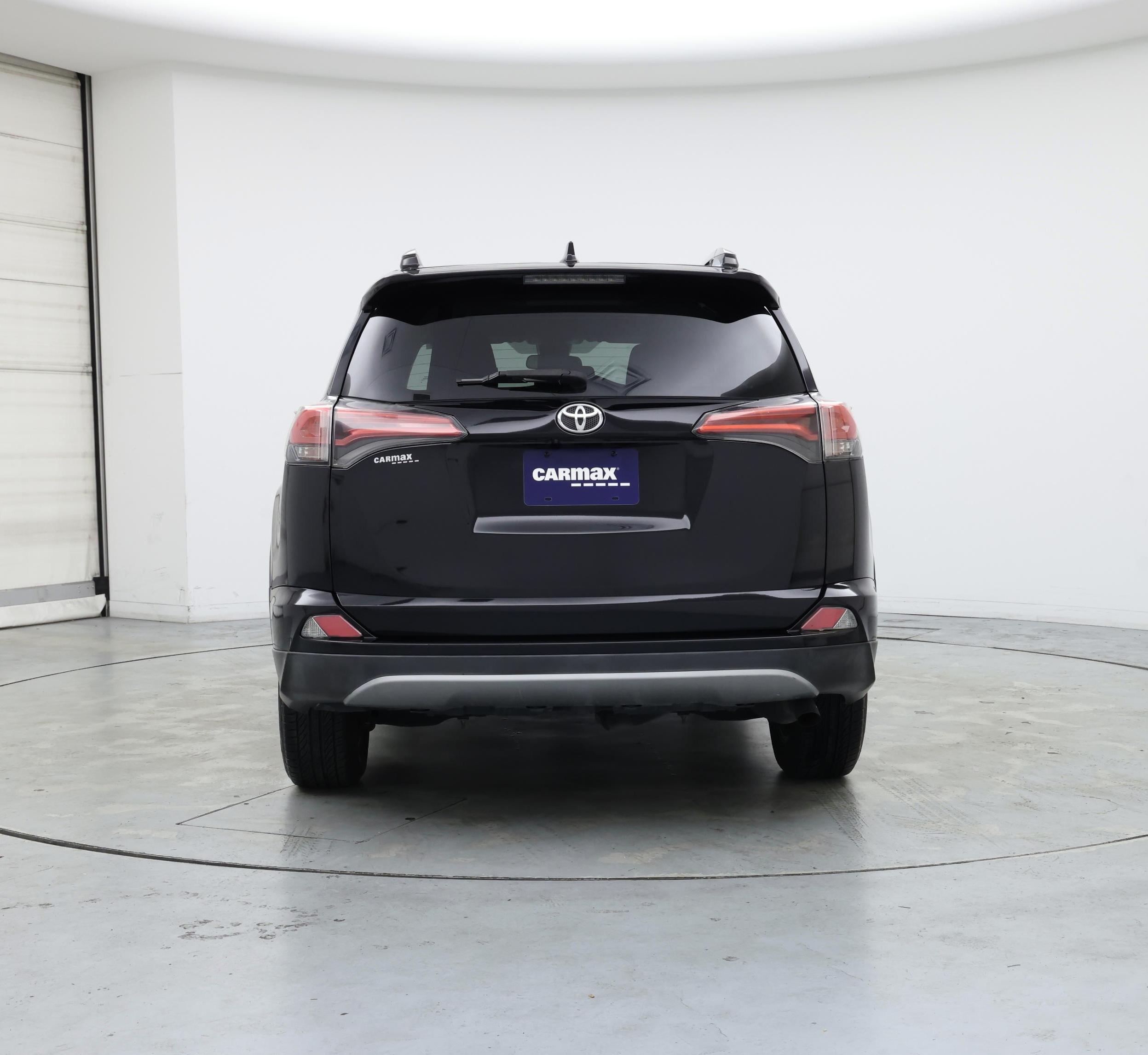 Thumbnail: 2017 Toyota RAV4 - 6