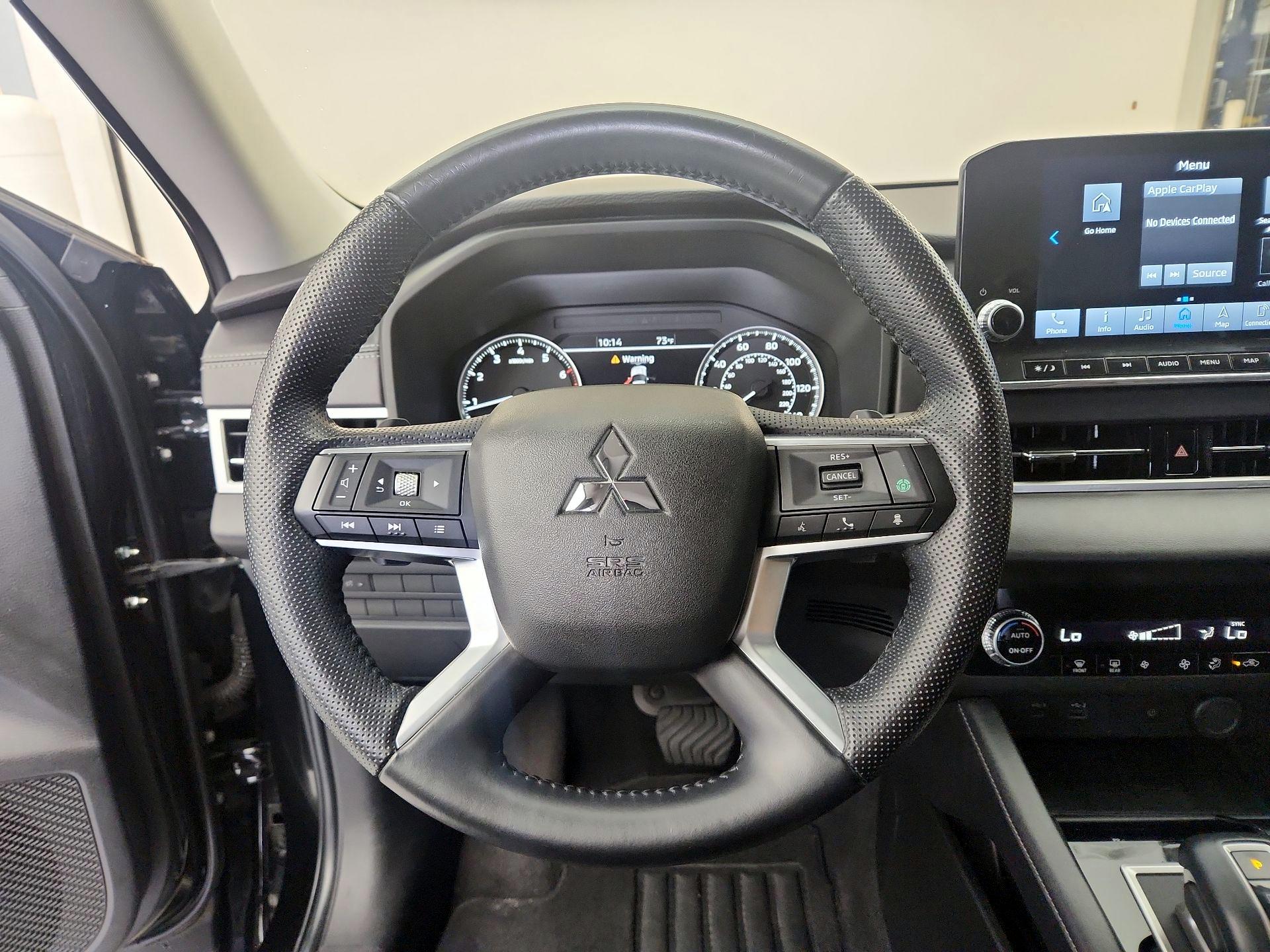 Thumbnail: 2022 Mitsubishi Outlander - 10