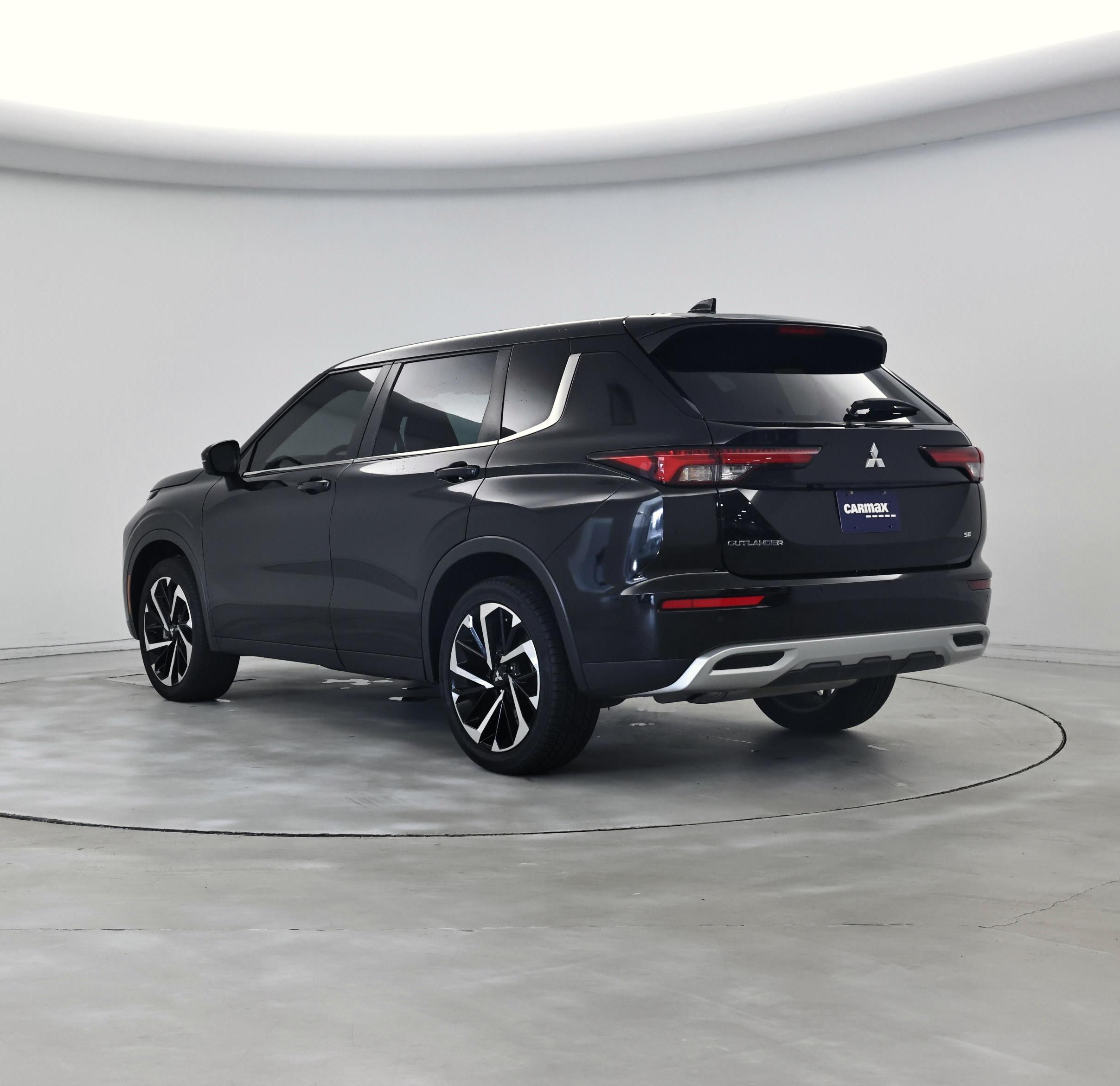 Thumbnail: 2022 Mitsubishi Outlander - 2