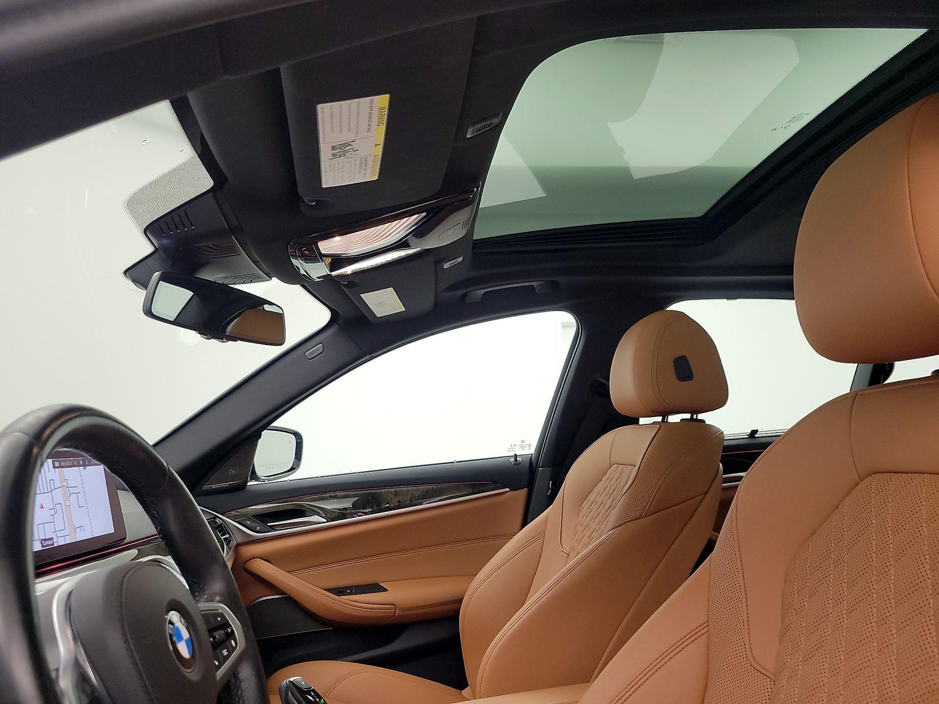 Thumbnail: 2023 BMW 5 Series - 20