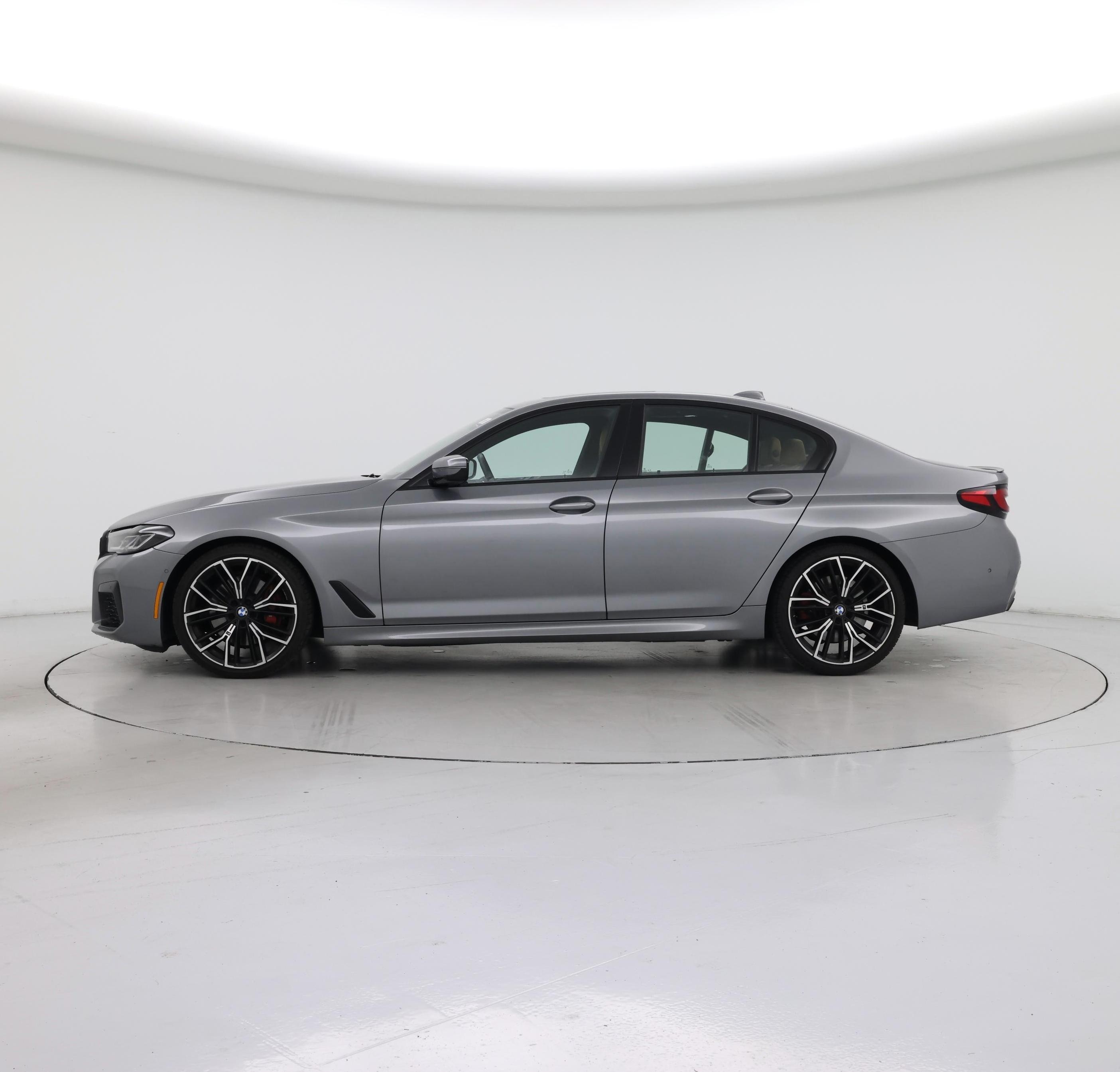 Thumbnail: 2023 BMW 5 Series - 3