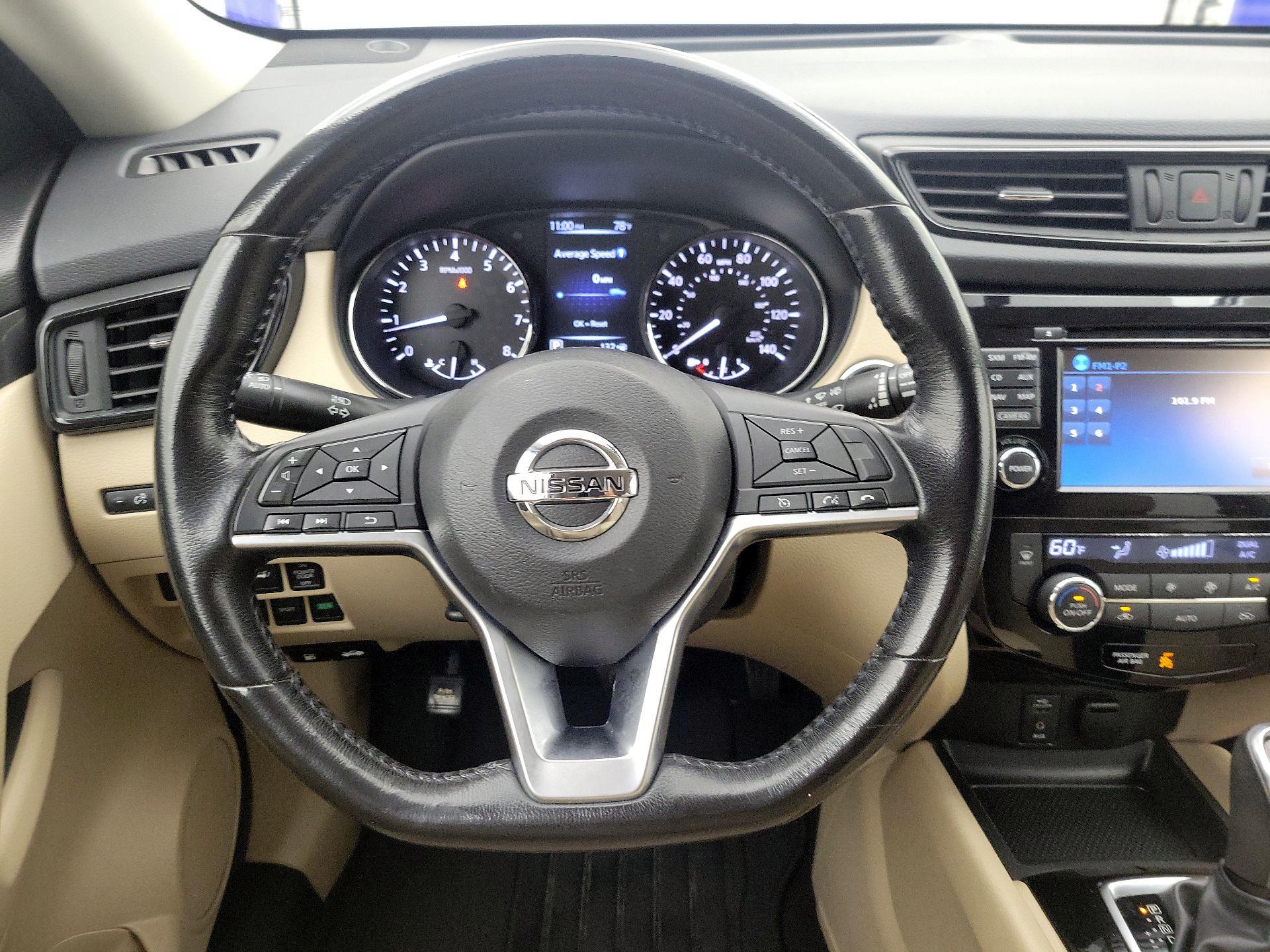 Thumbnail: 2017 Nissan Rogue - 10