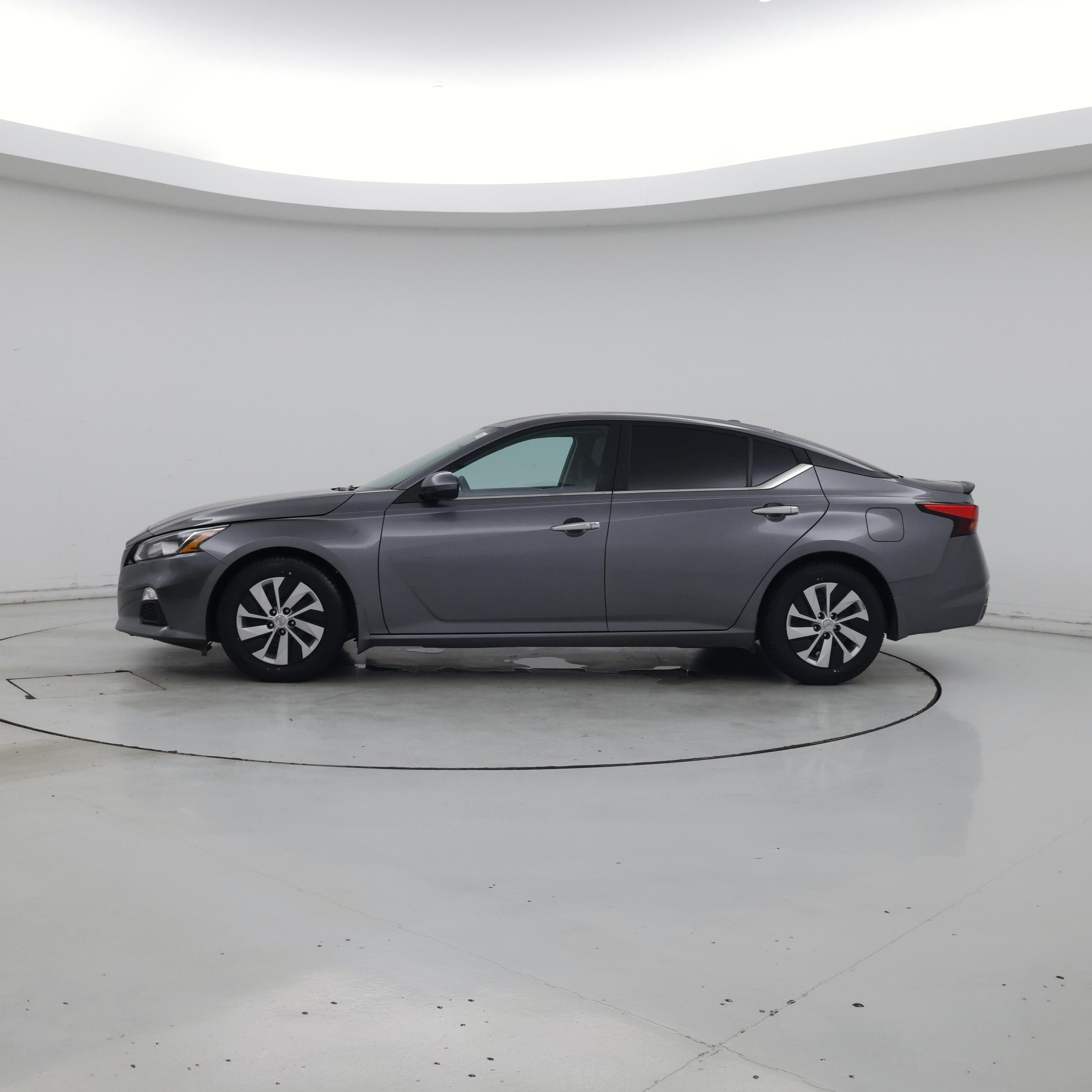 Thumbnail: 2020 Nissan Altima - 3