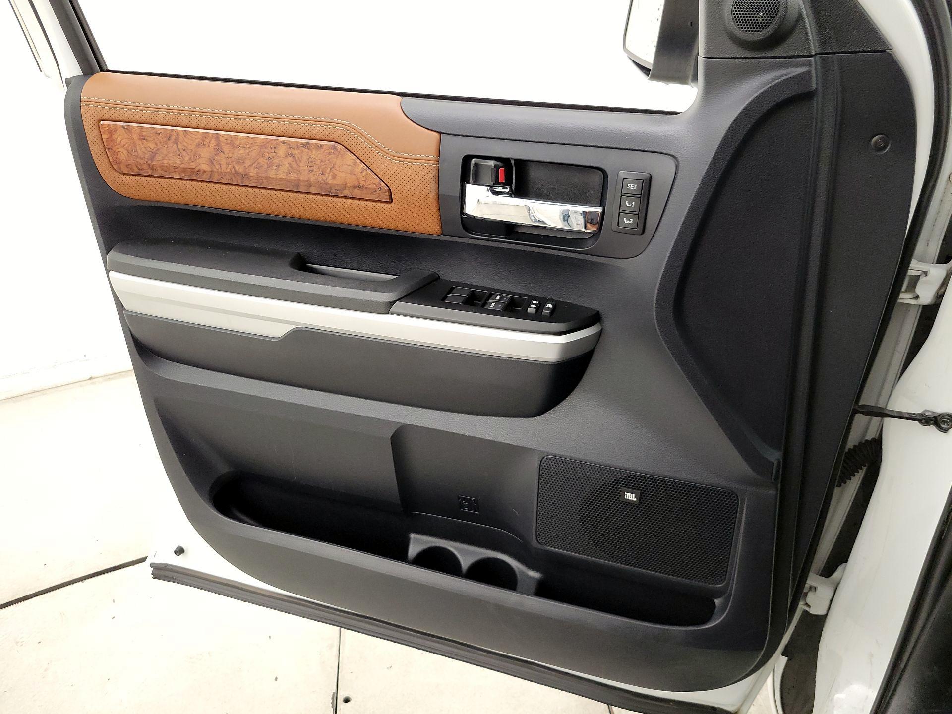 Thumbnail: 2015 Toyota Tundra - 12