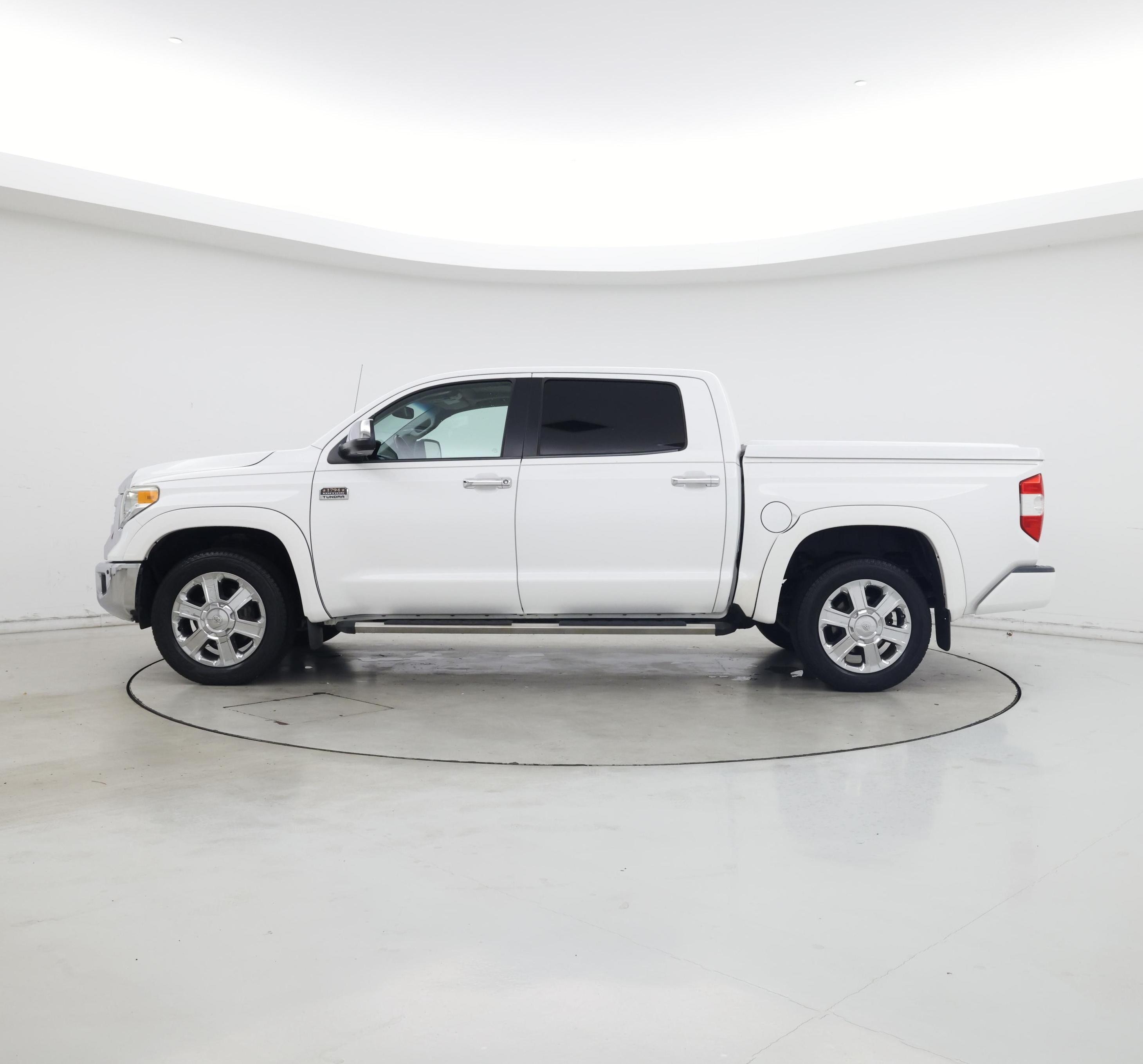 Thumbnail: 2015 Toyota Tundra - 3