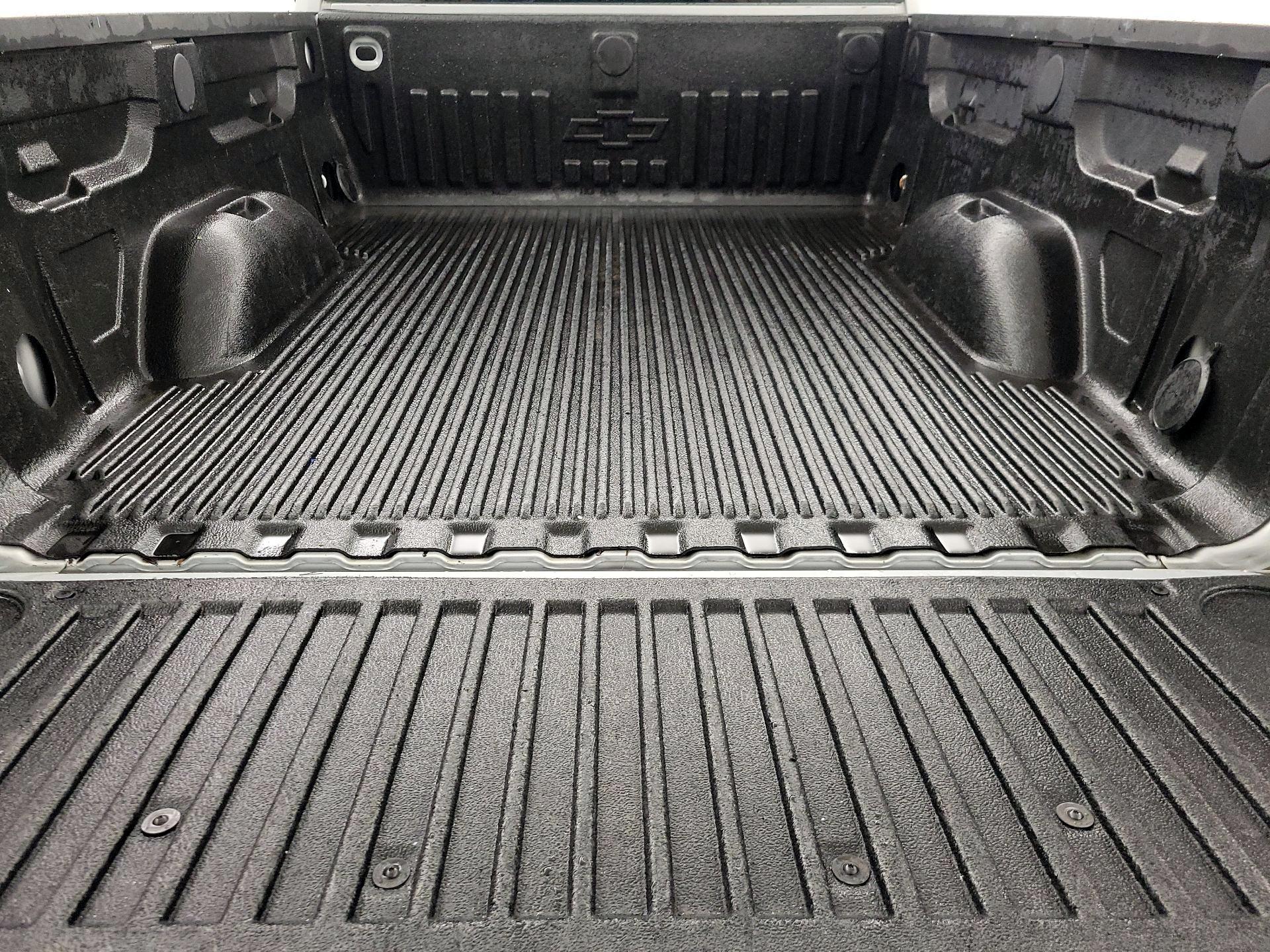 Thumbnail: 2018 Chevrolet Silverado 1500 - 19
