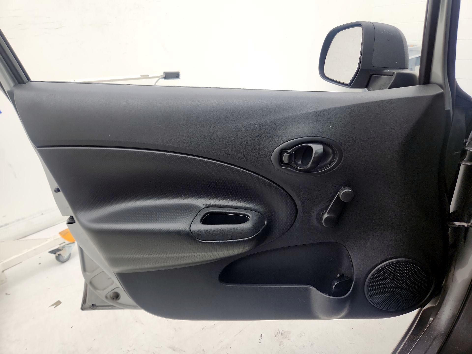 Thumbnail: 2014 Nissan Versa Note - 12