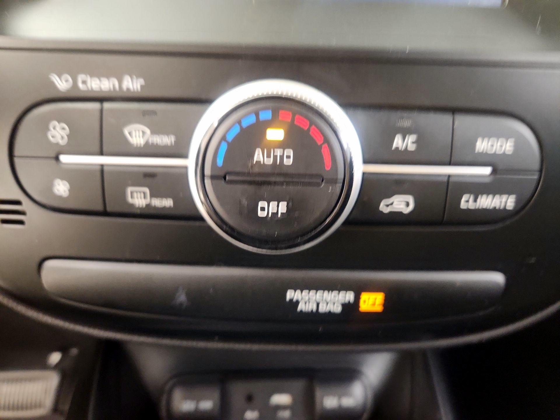 Thumbnail: 2018 Kia Soul - 16