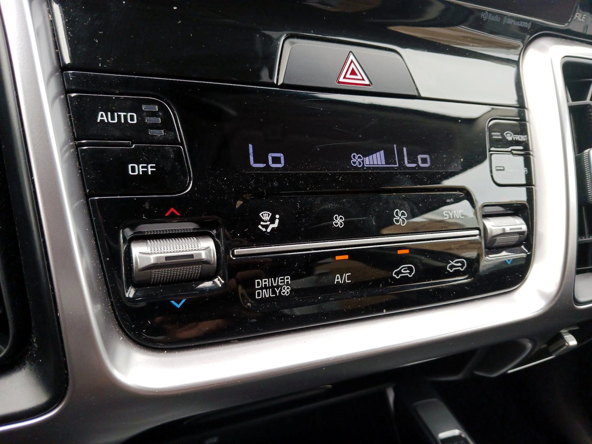Thumbnail: 2022 Kia Sorento - 17
