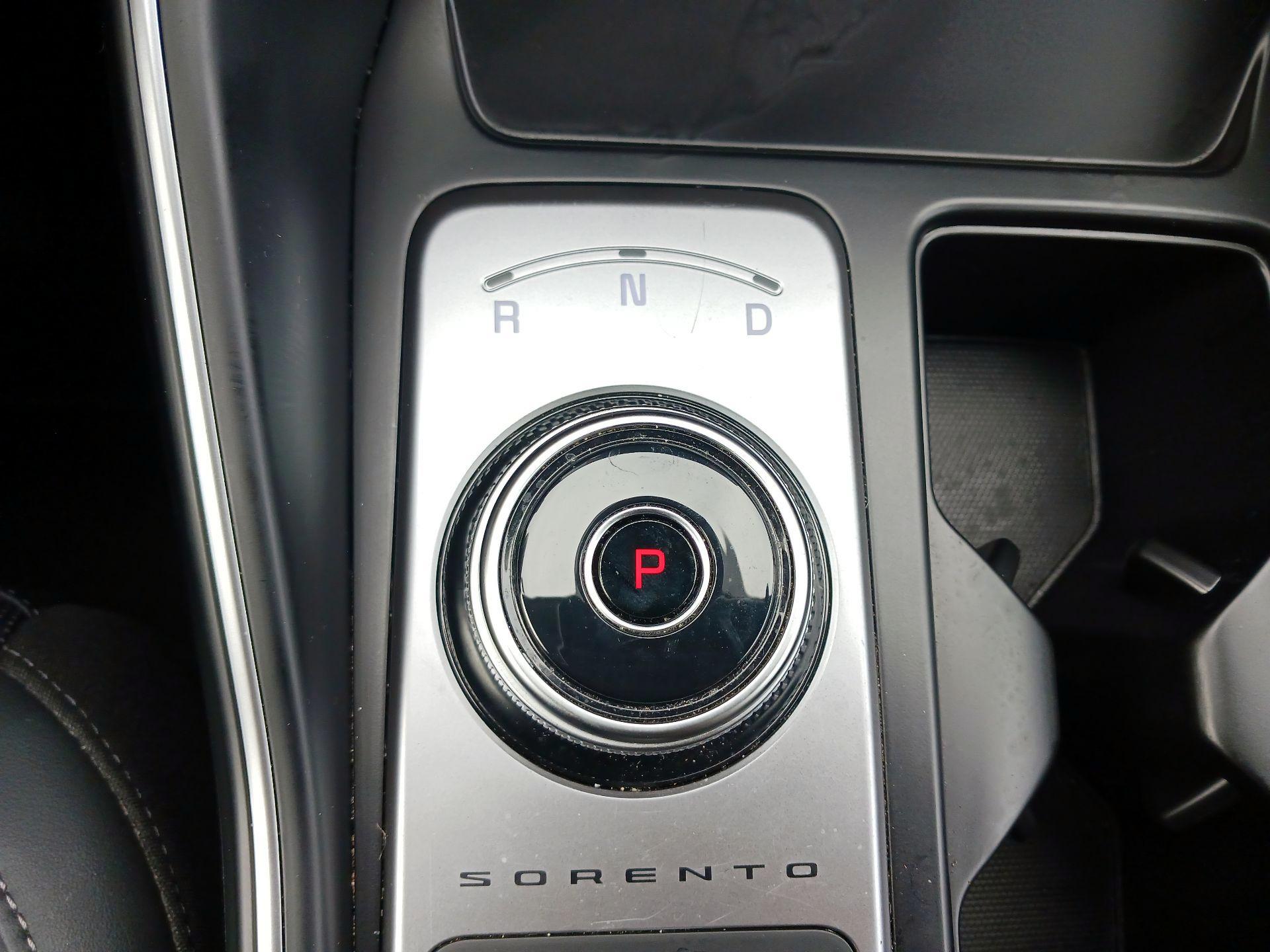 Thumbnail: 2022 Kia Sorento - 18