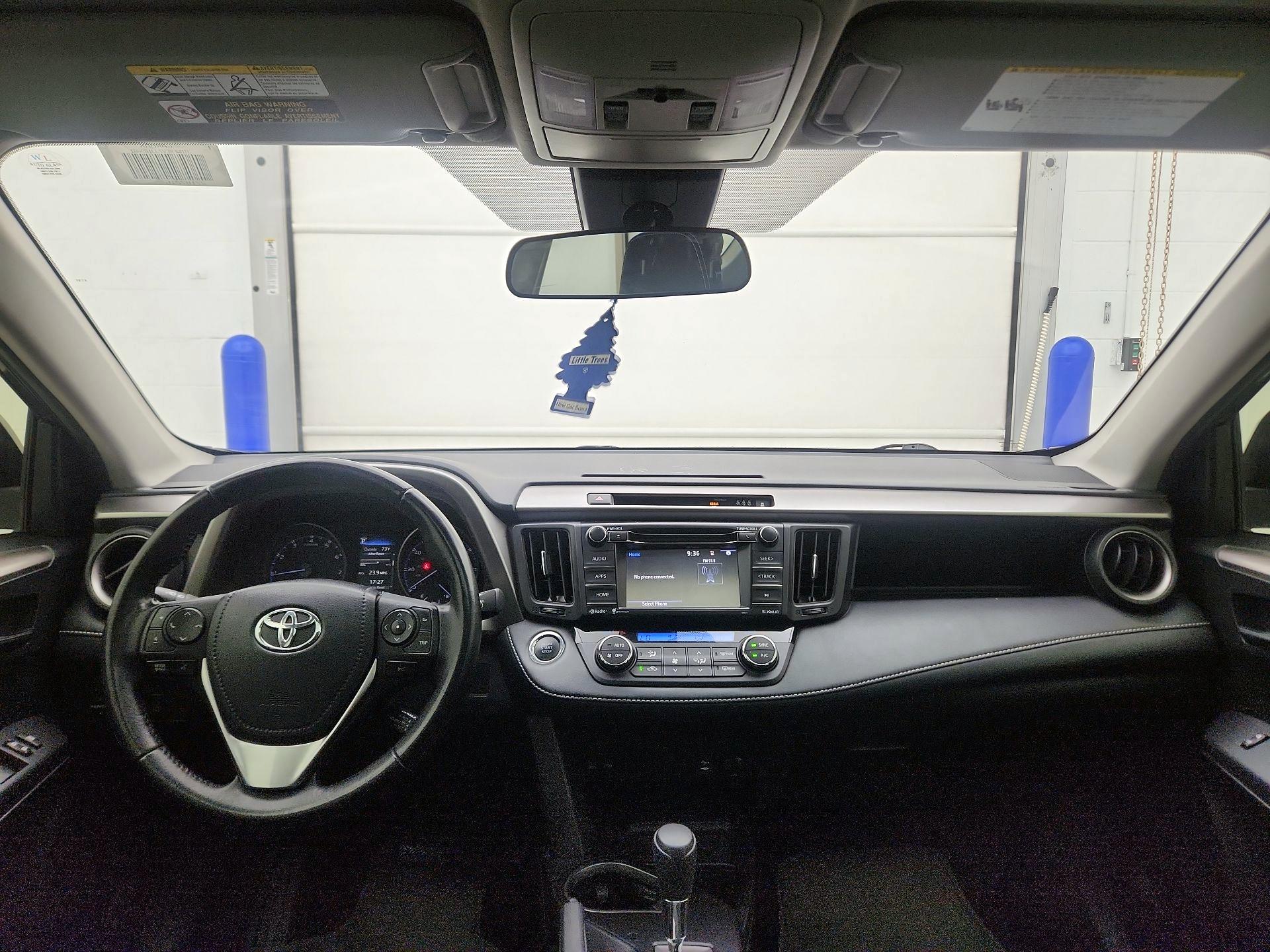 Thumbnail: 2018 Toyota RAV4 - 9