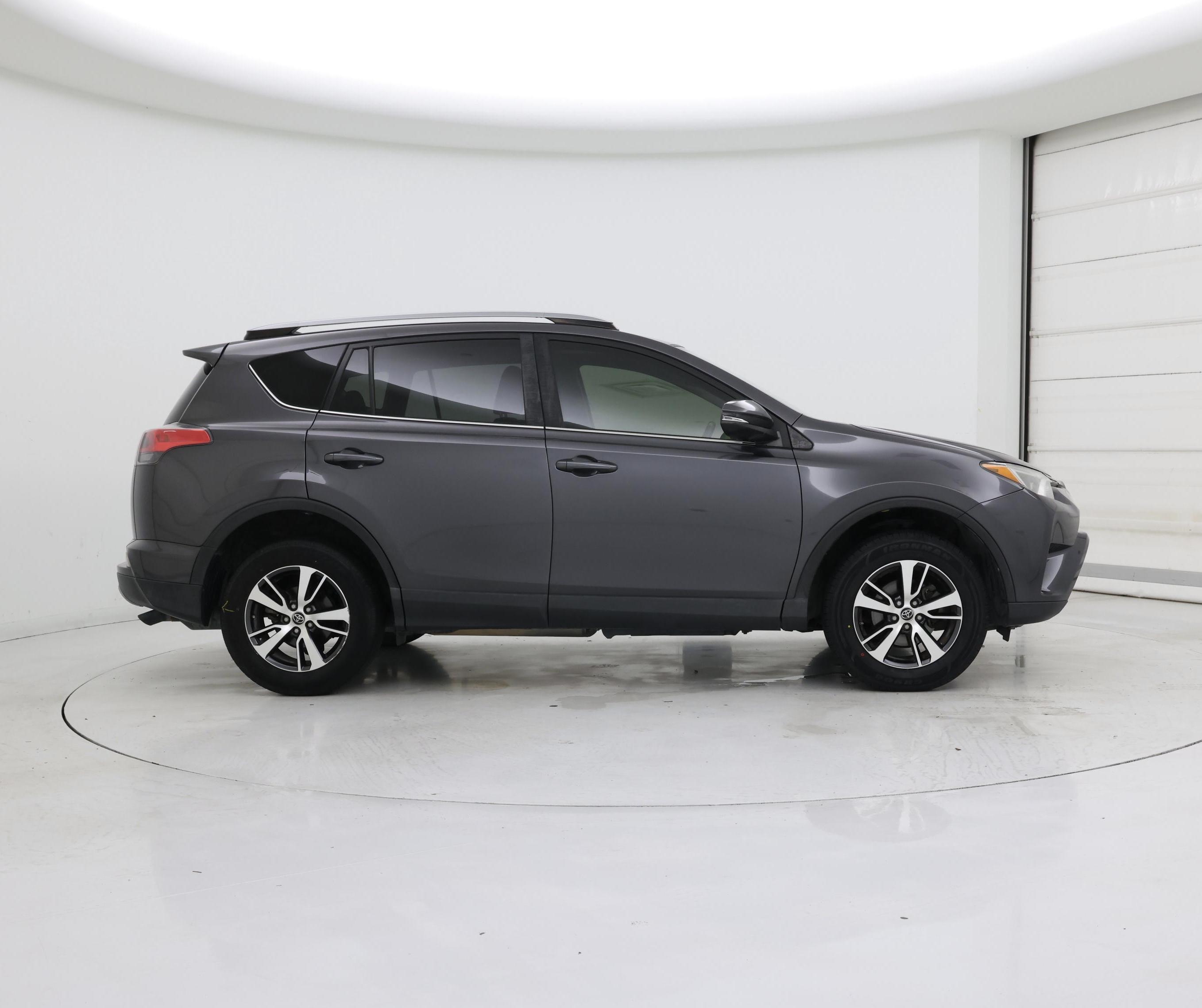 Thumbnail: 2018 Toyota RAV4 - 7