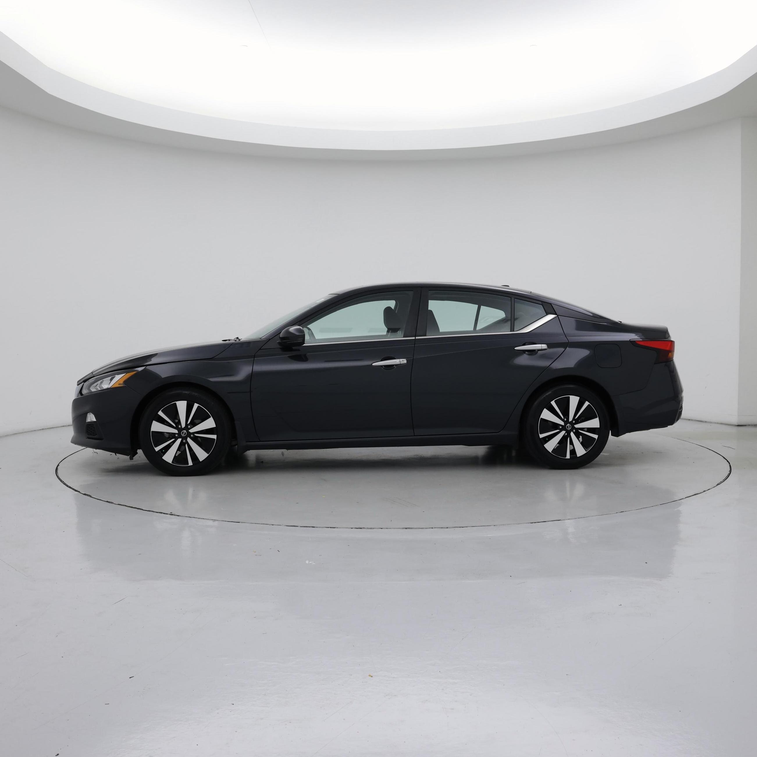 Thumbnail: 2022 Nissan Altima - 3