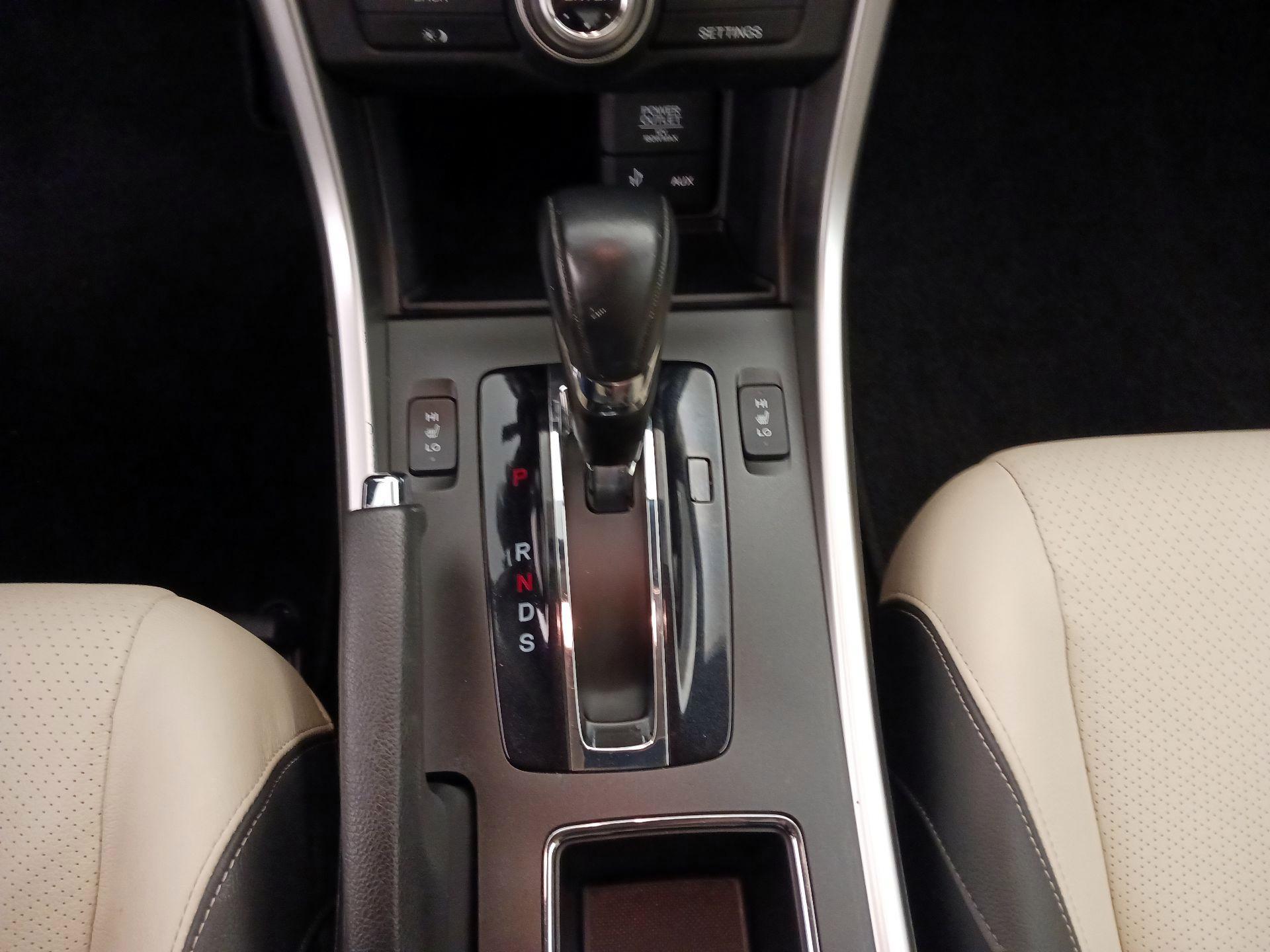 Thumbnail: 2015 Honda Accord - 17